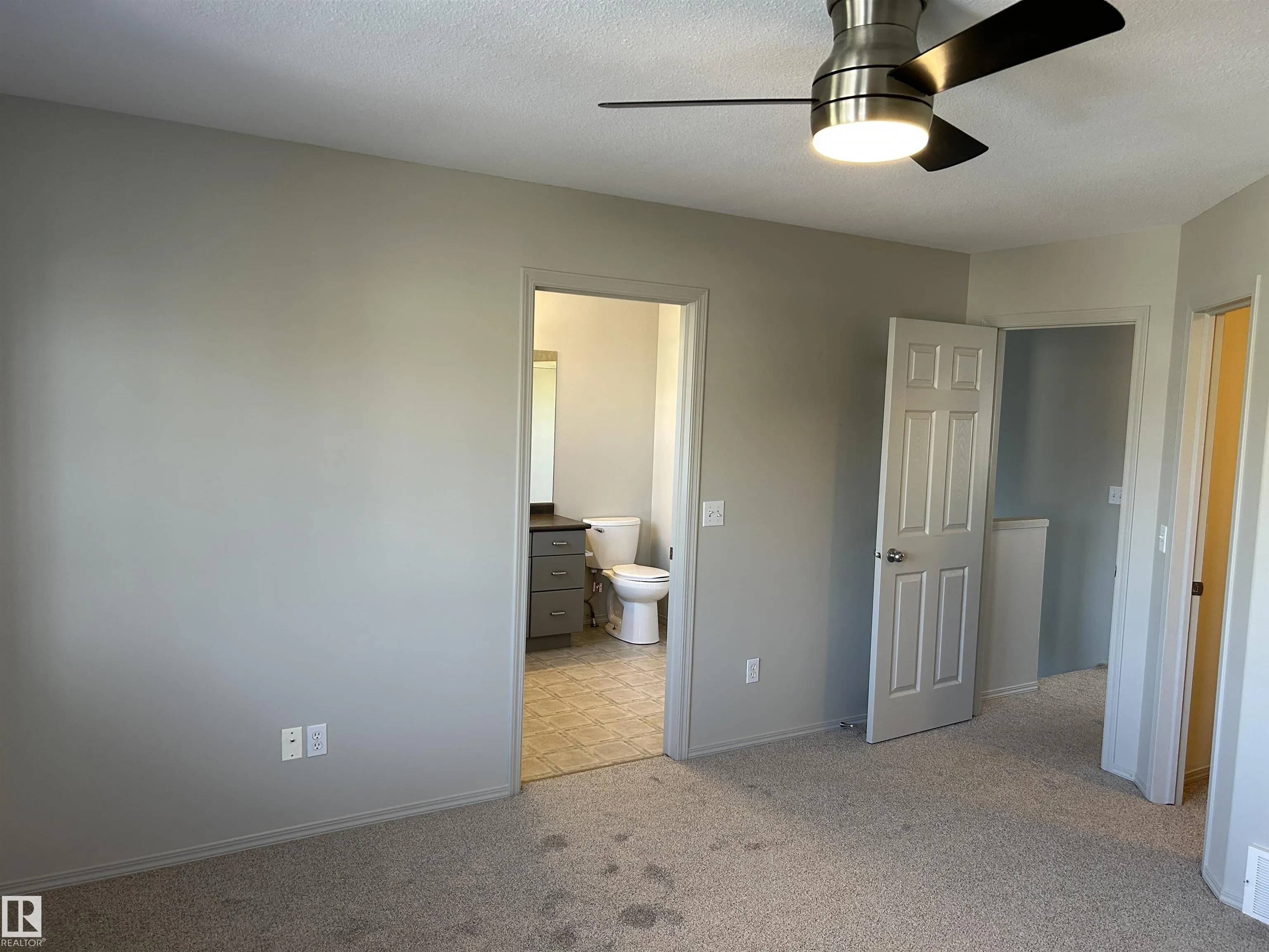 874 HIGHWOOD Boulevard