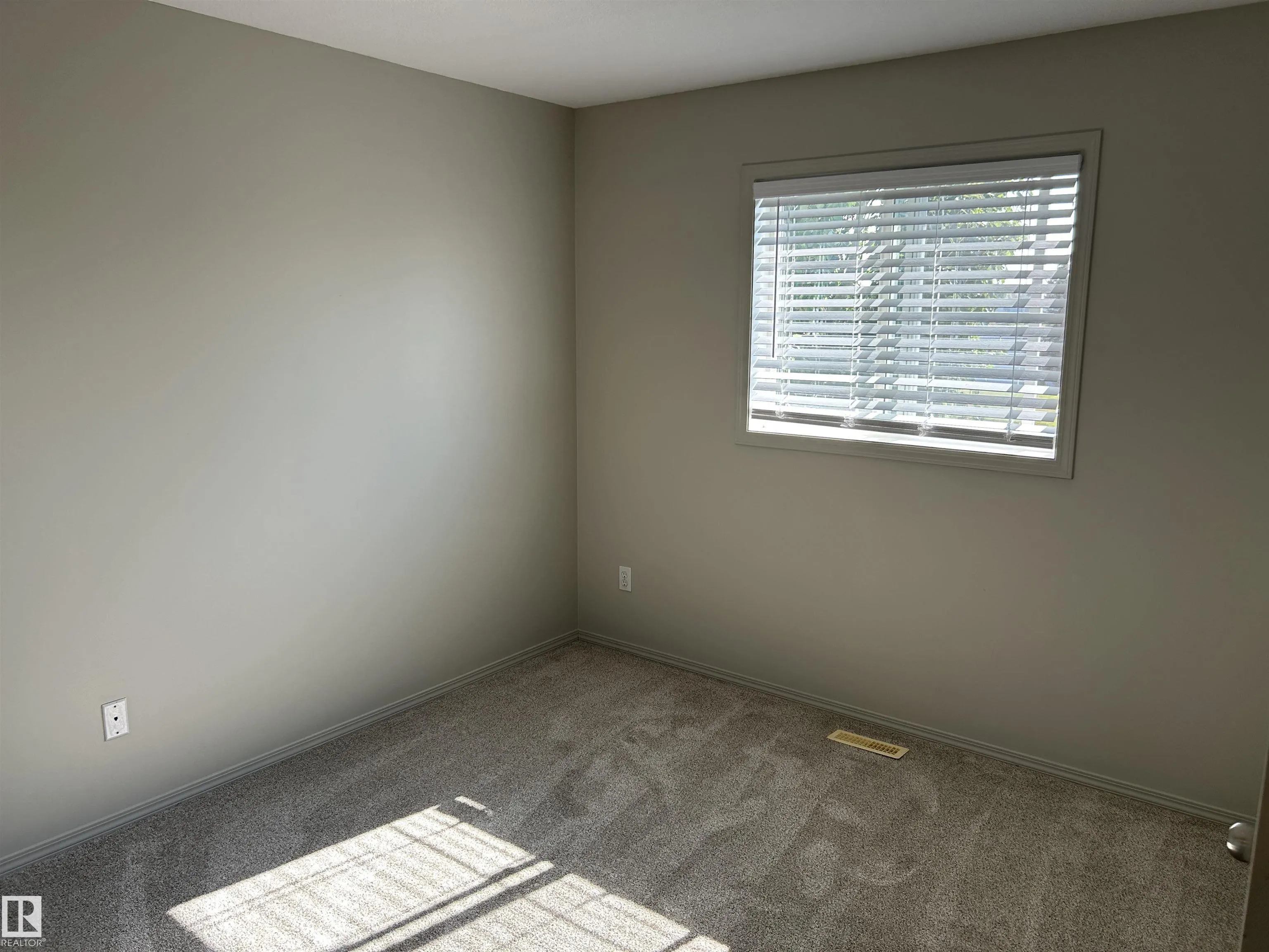 874 HIGHWOOD Boulevard