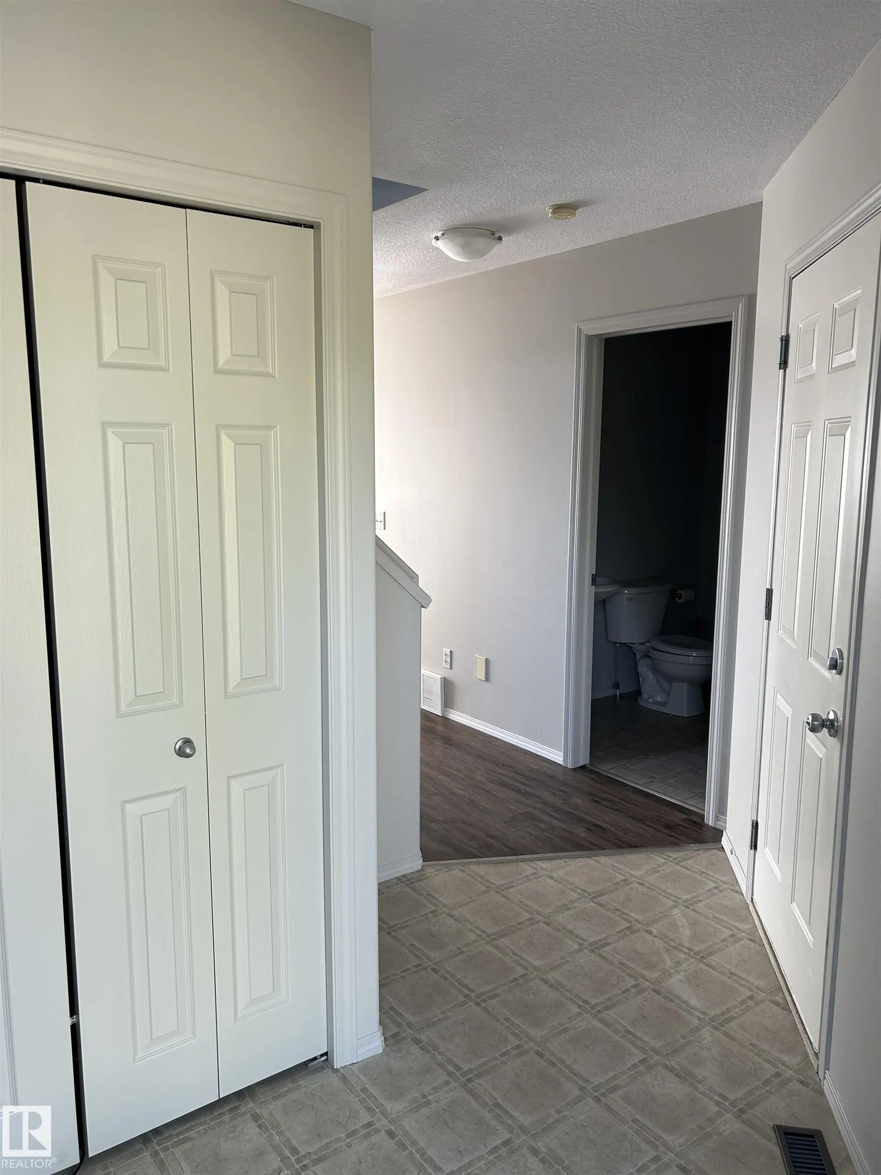 874 HIGHWOOD Boulevard