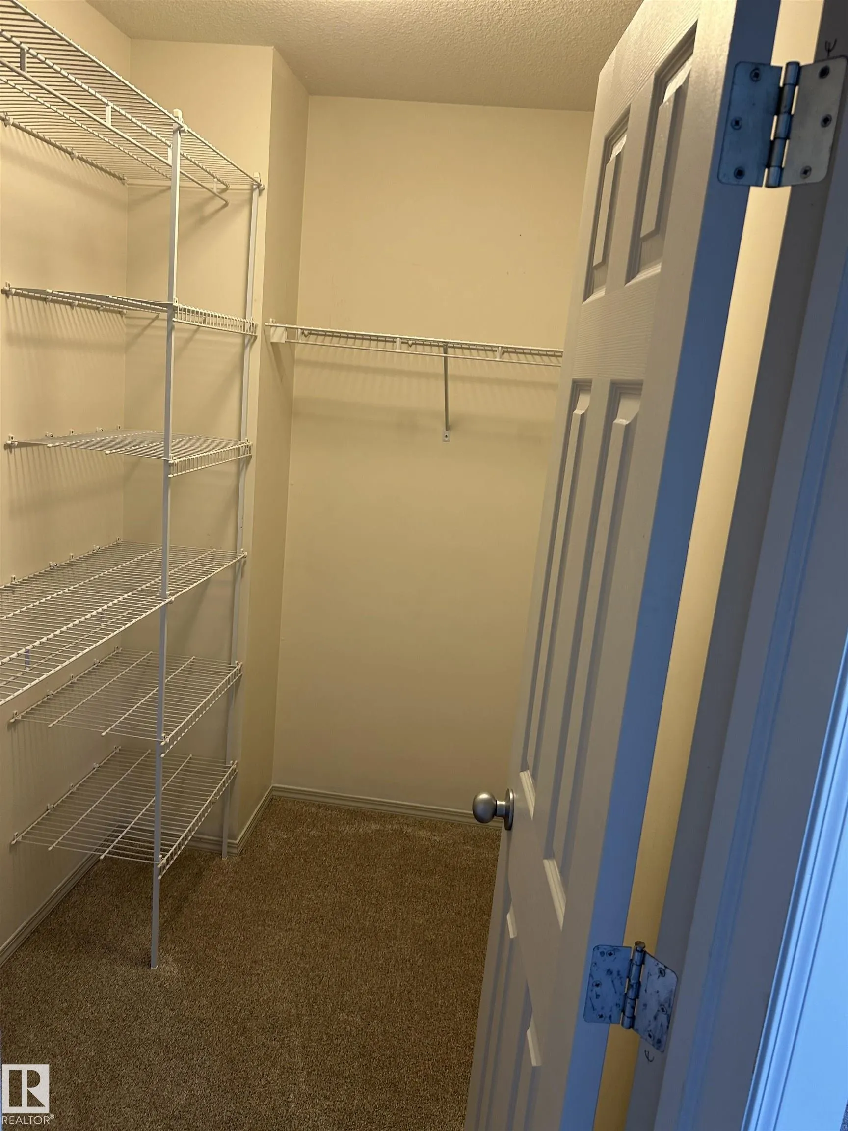 874 HIGHWOOD Boulevard