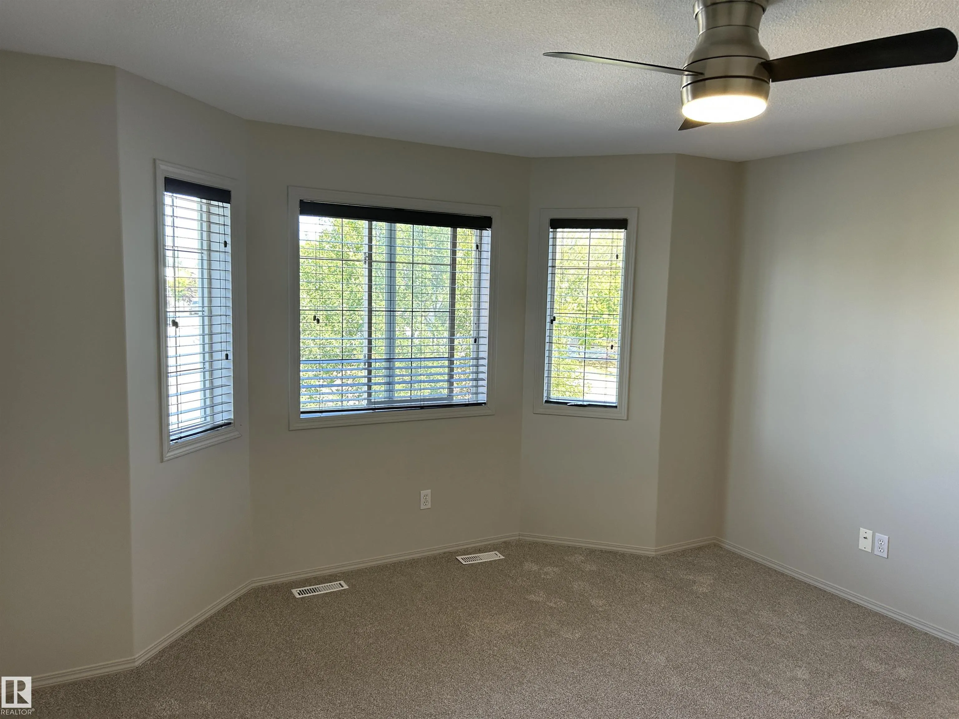 874 HIGHWOOD Boulevard