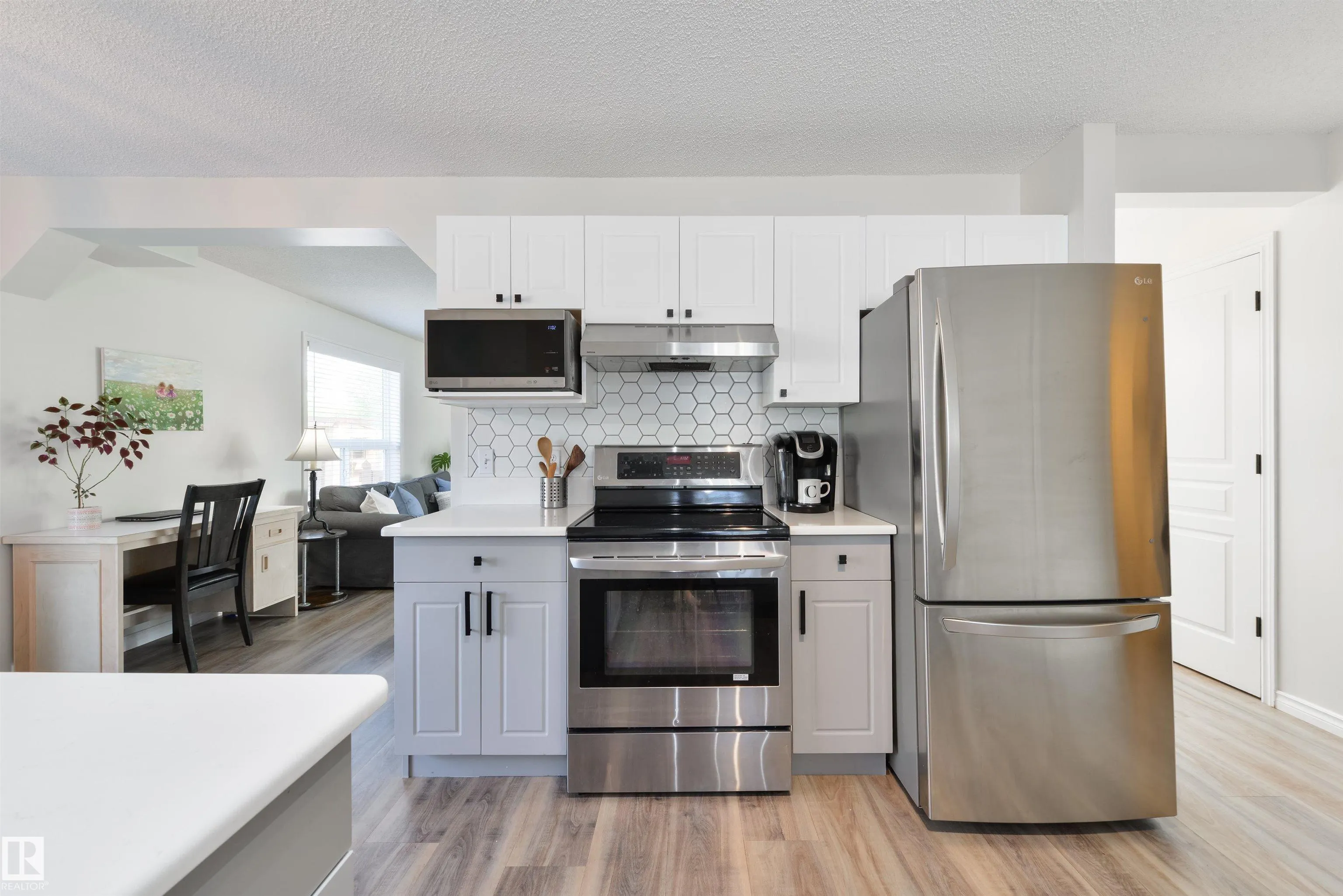 13 WILLIS Crescent