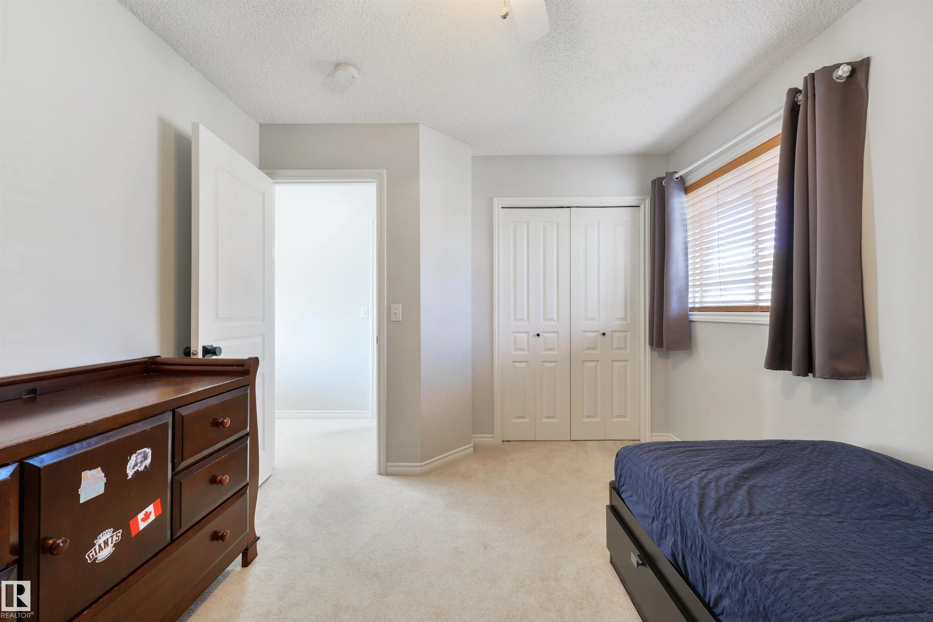 13 WILLIS Crescent