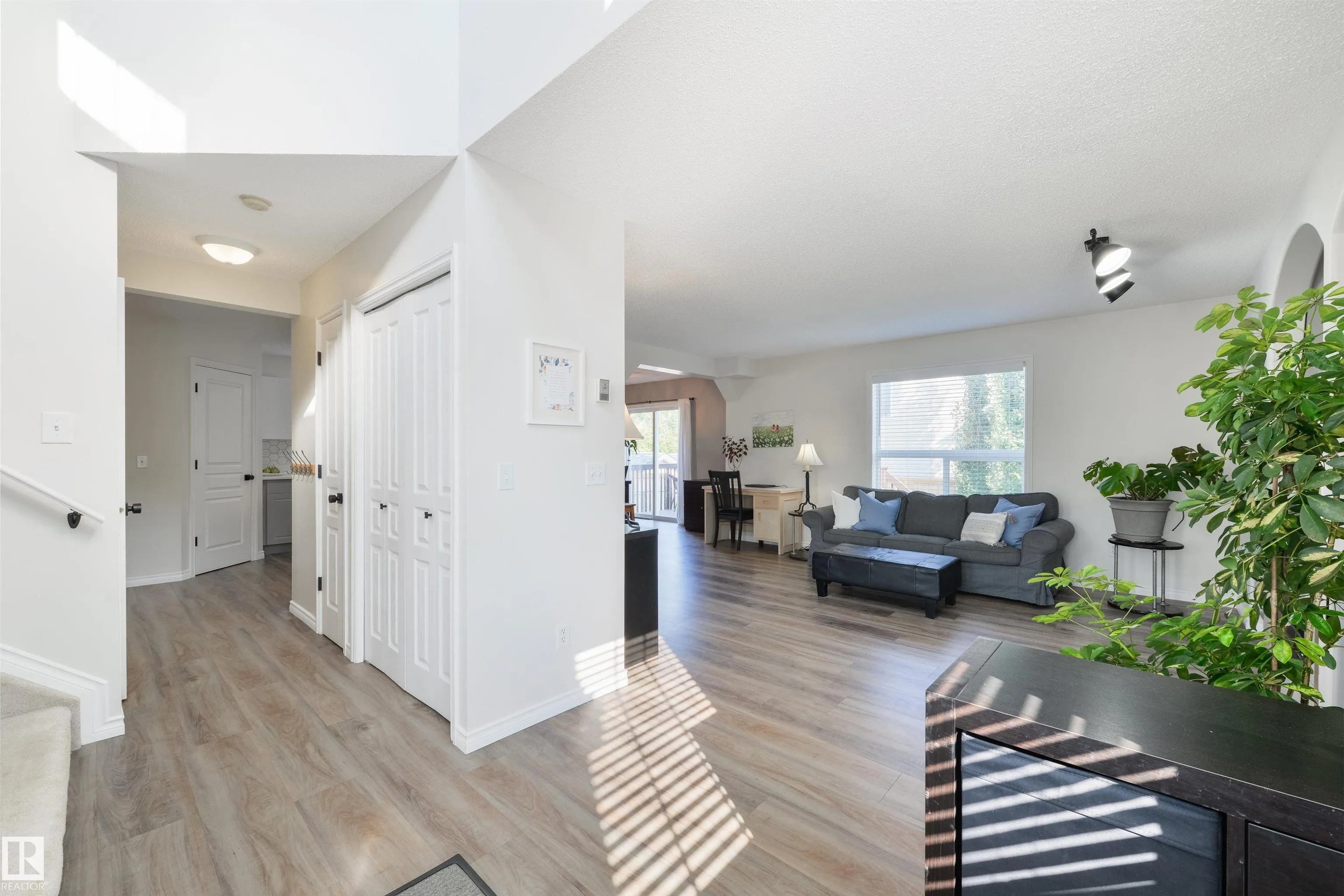 13 WILLIS Crescent