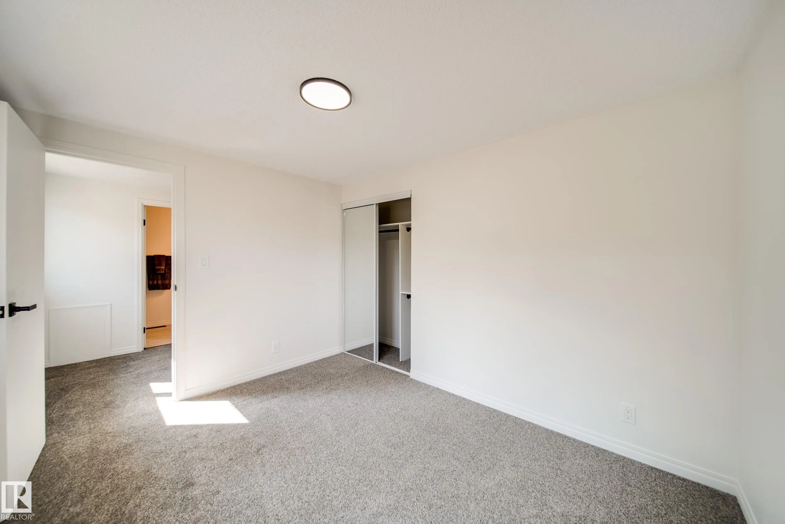 289 RIDGEWOOD