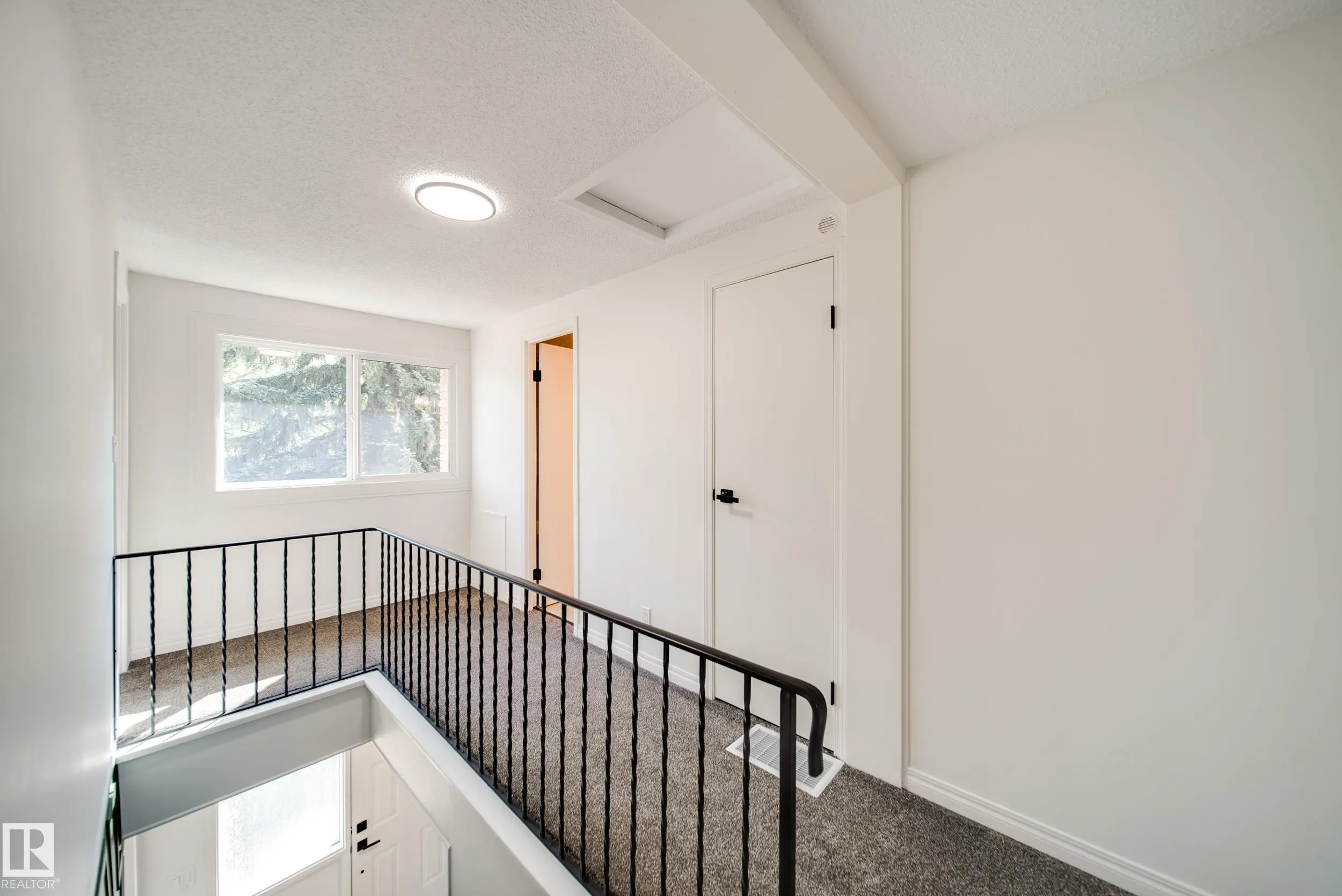 289 RIDGEWOOD