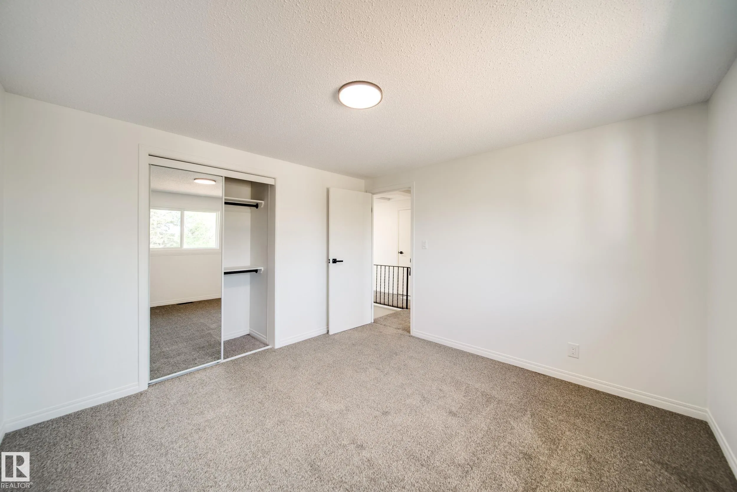 289 RIDGEWOOD