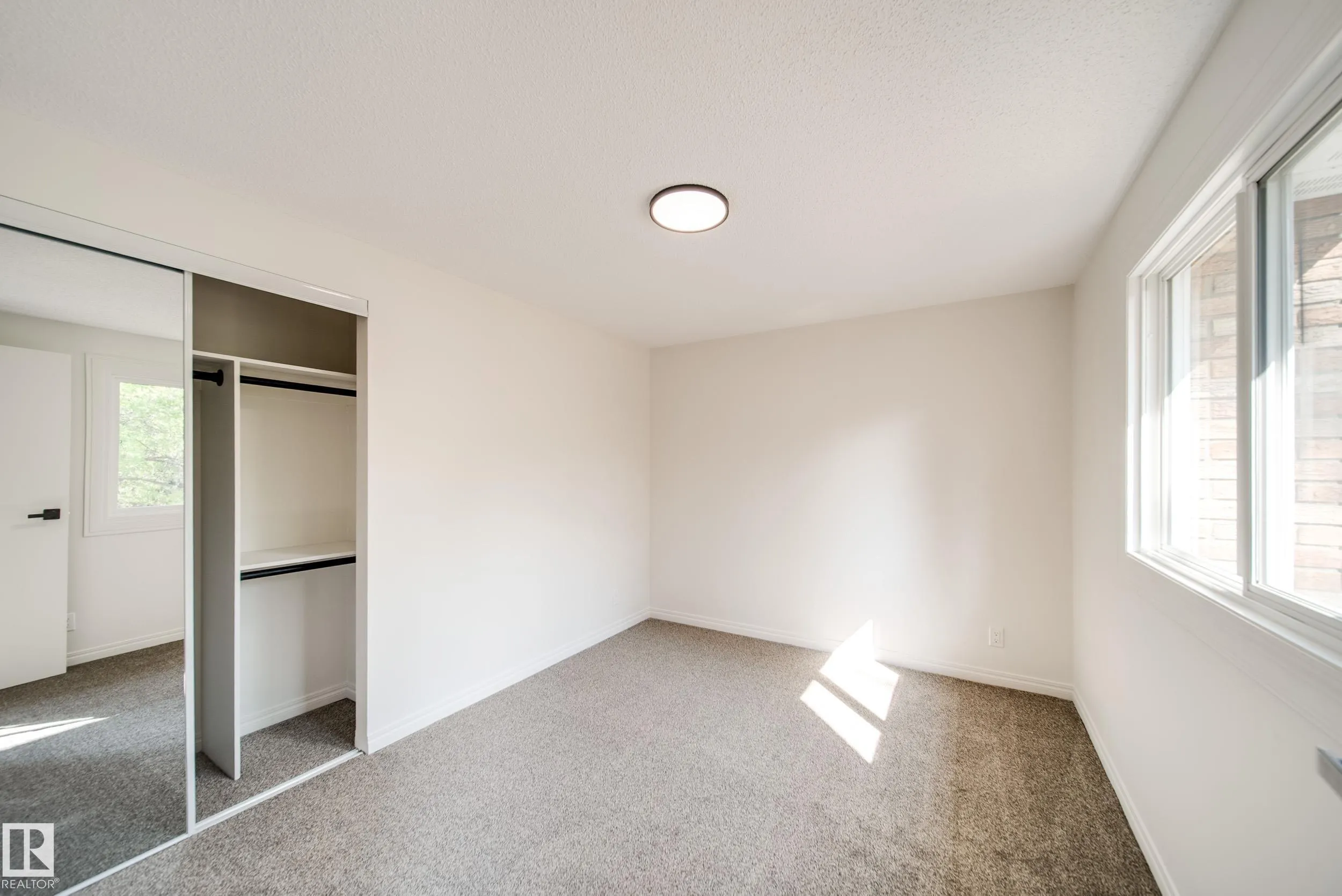 289 RIDGEWOOD