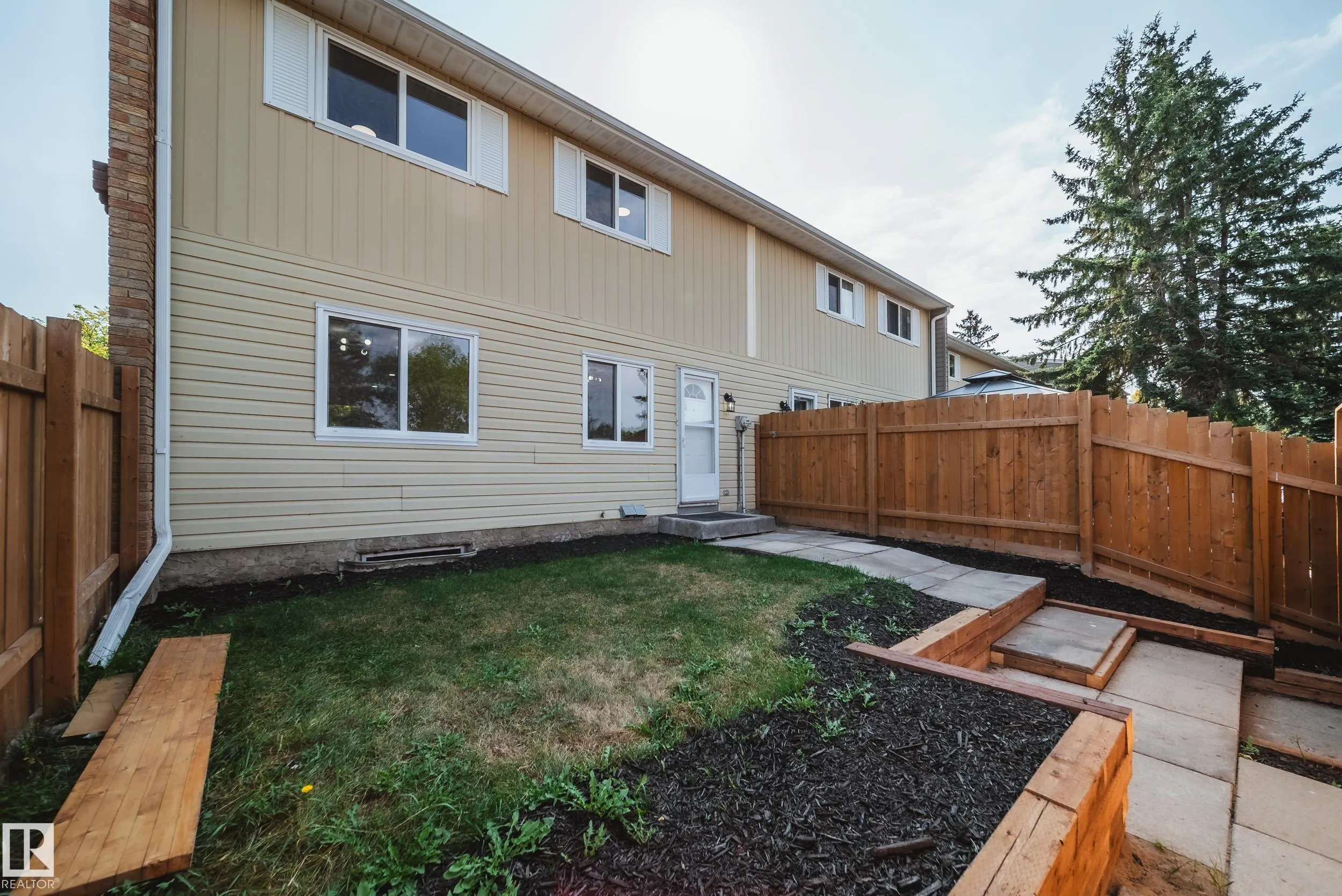 289 RIDGEWOOD