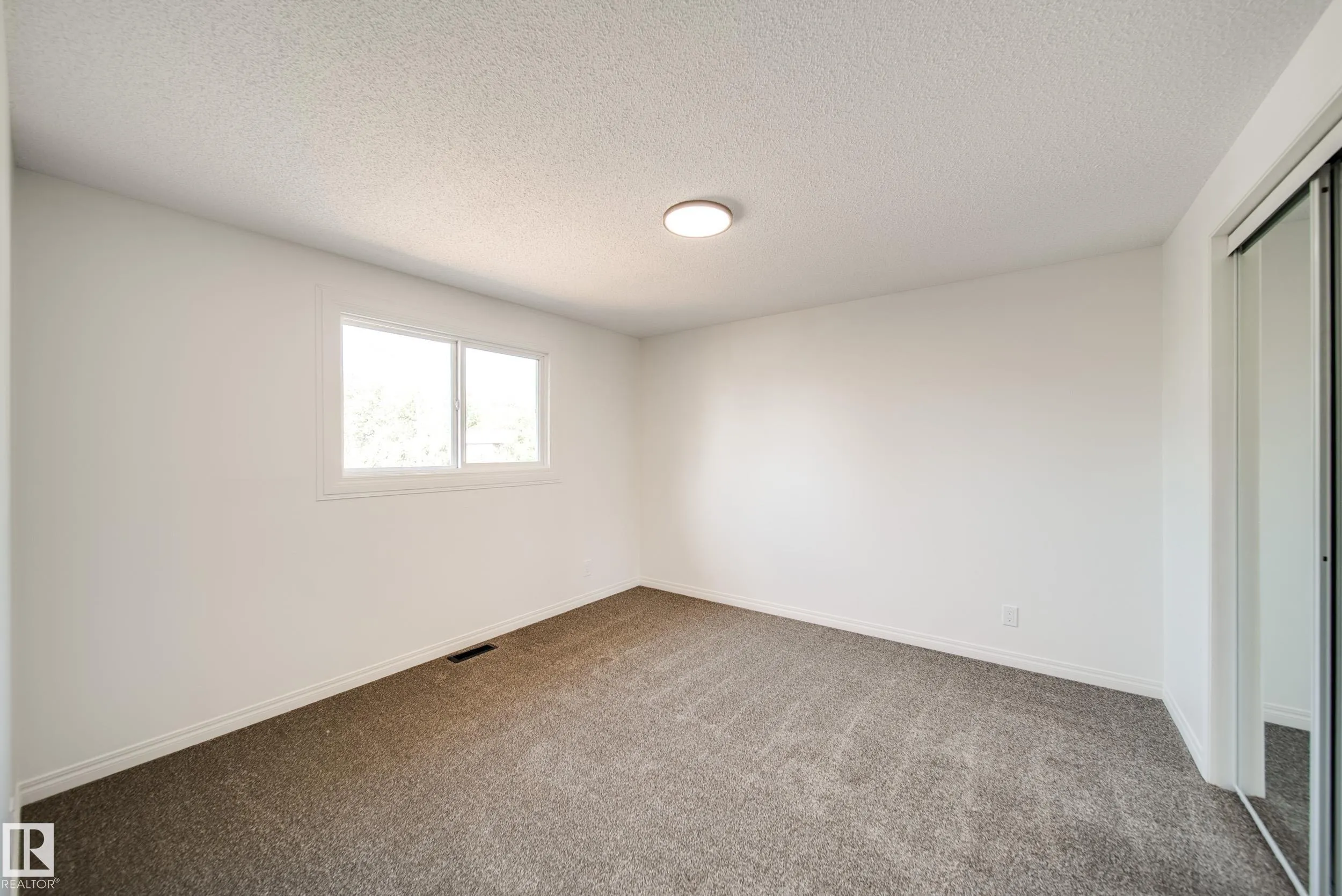 289 RIDGEWOOD