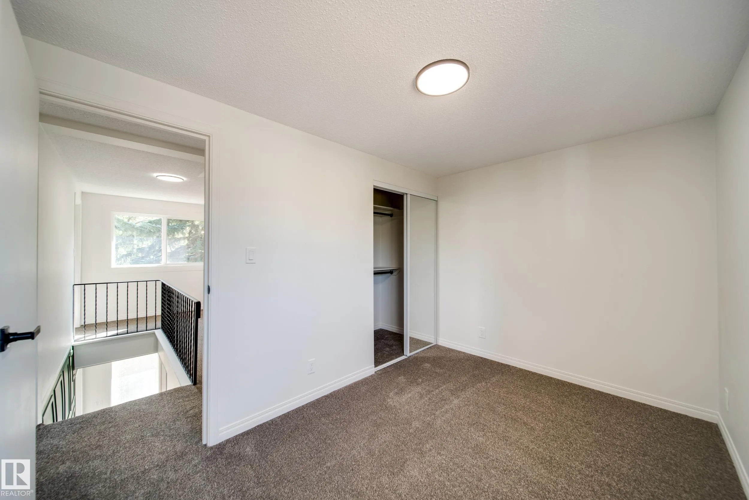 289 RIDGEWOOD