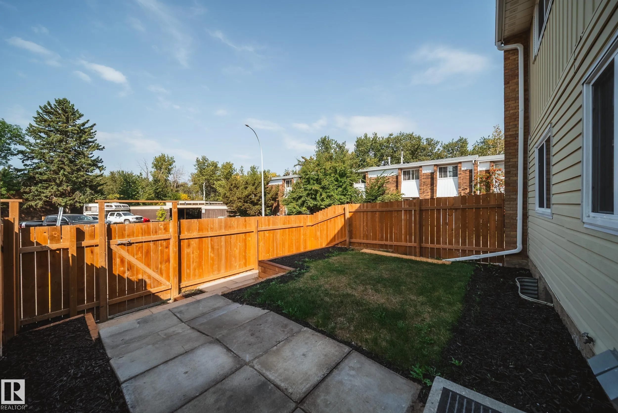289 RIDGEWOOD