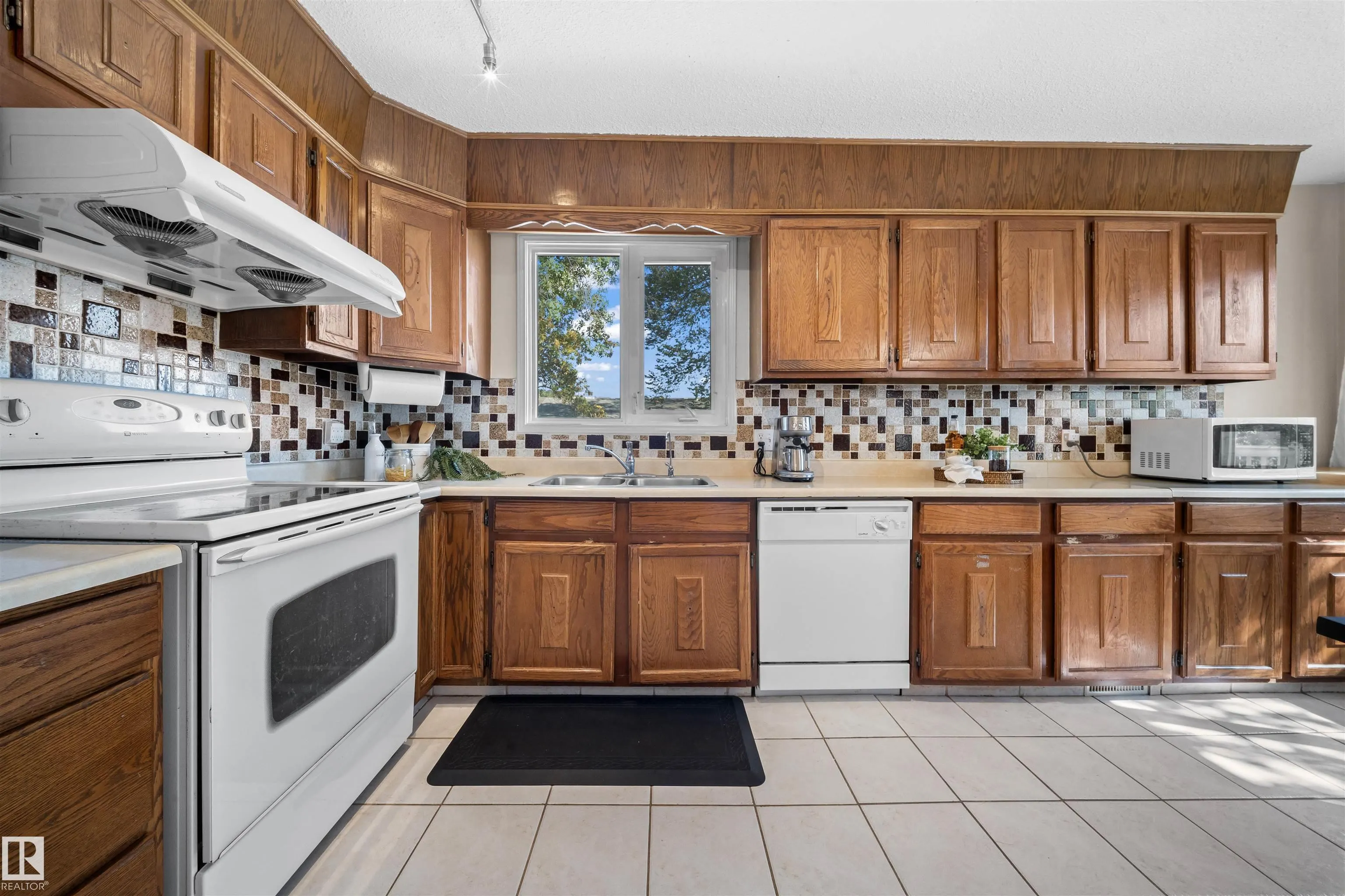 11604 127 Avenue