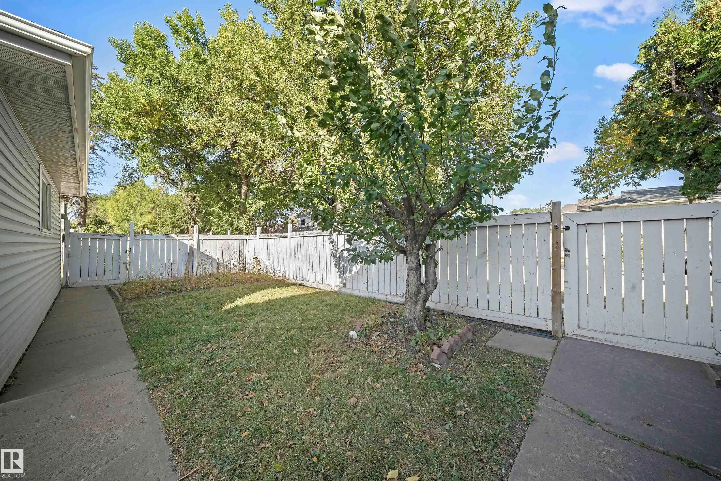 11604 127 Avenue