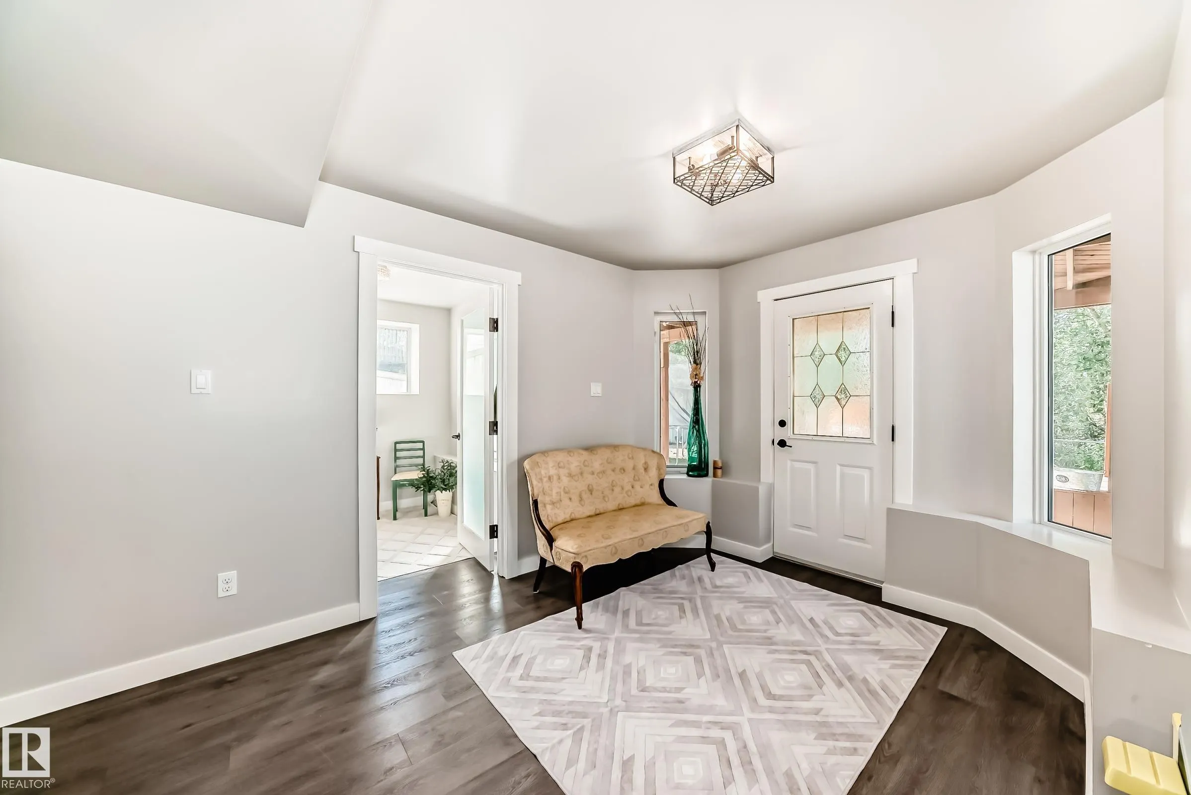 85 HAWTHORNE Crescent