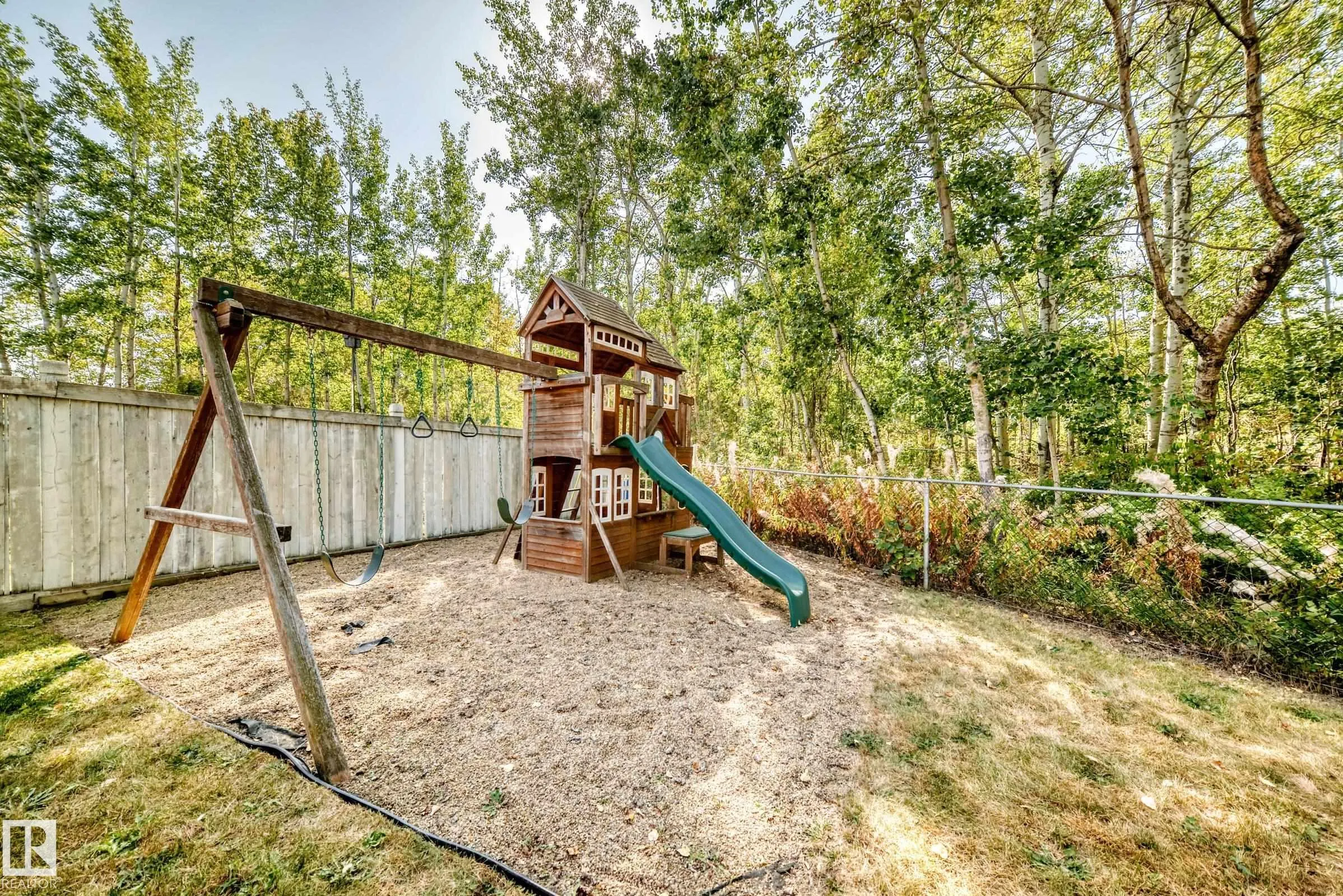 85 HAWTHORNE Crescent