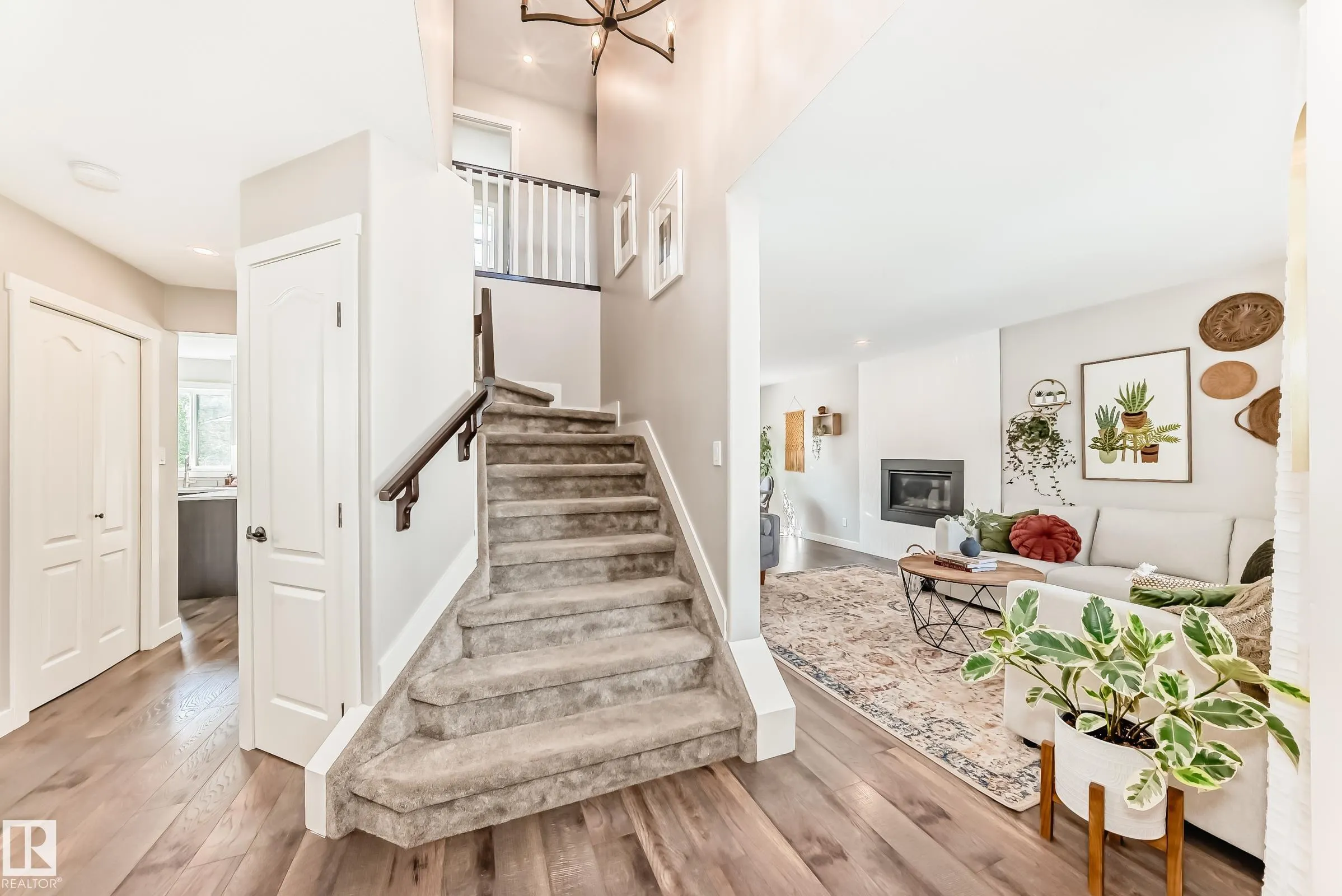 85 HAWTHORNE Crescent