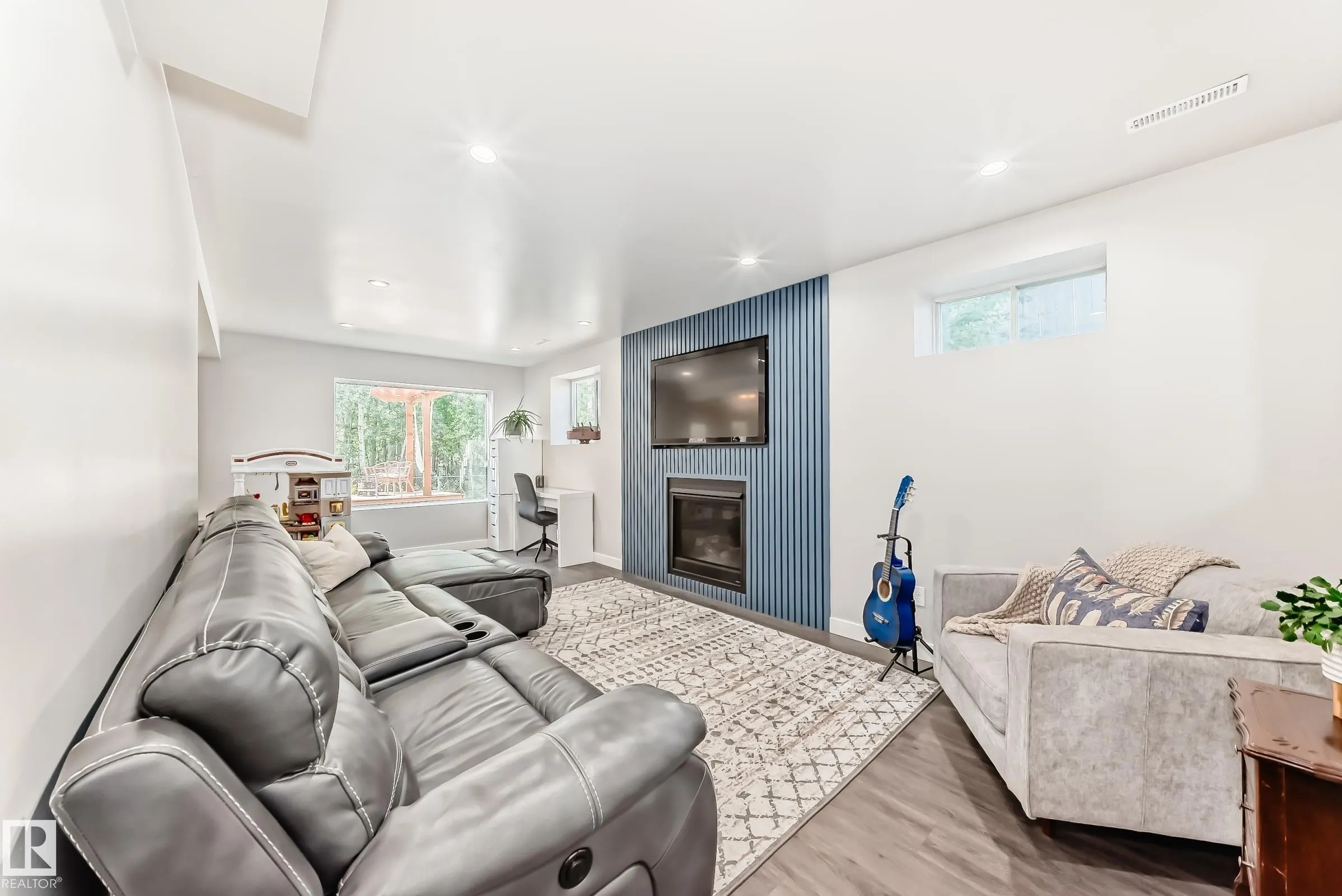 85 HAWTHORNE Crescent