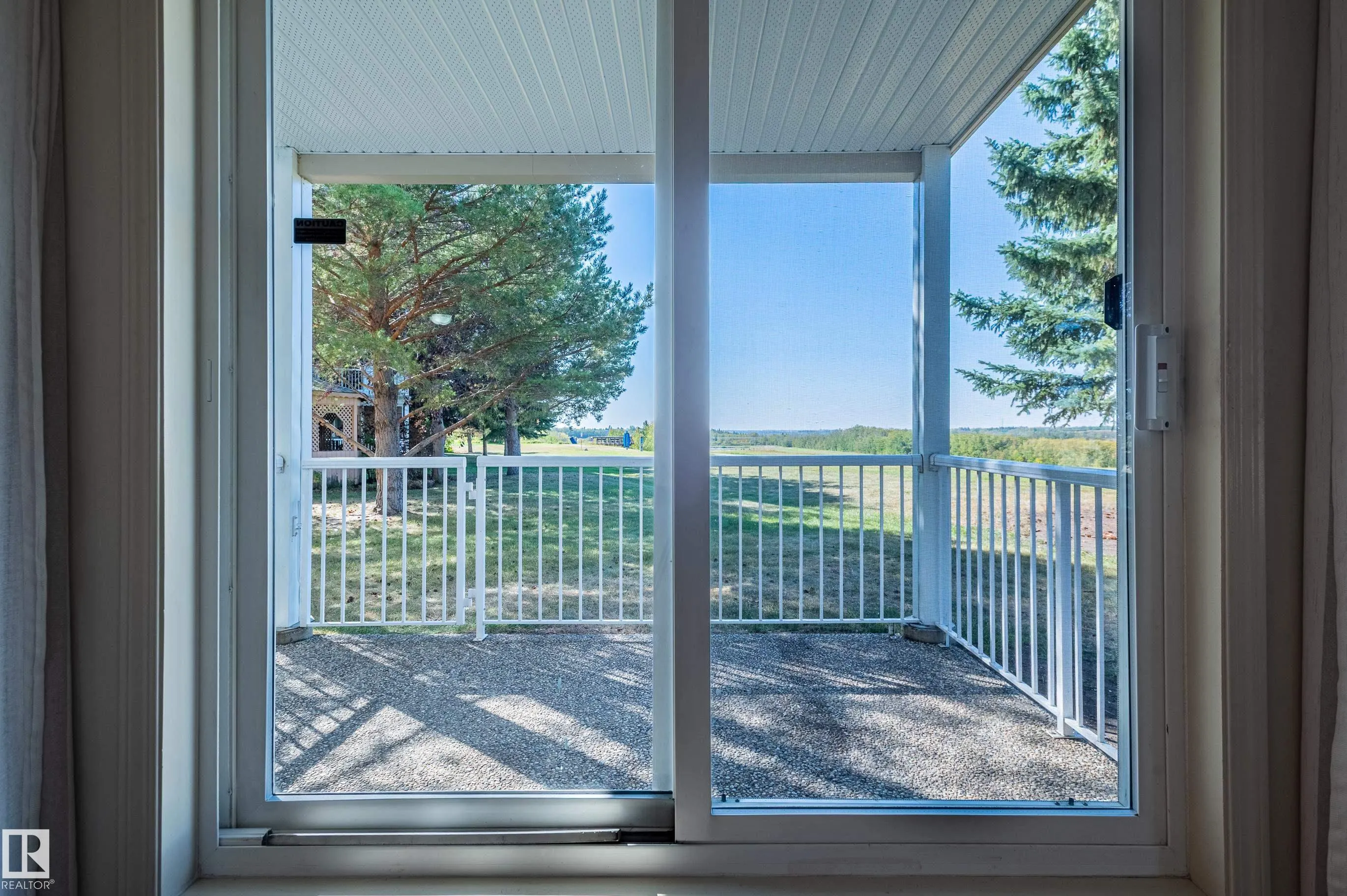 9932 100 Avenue