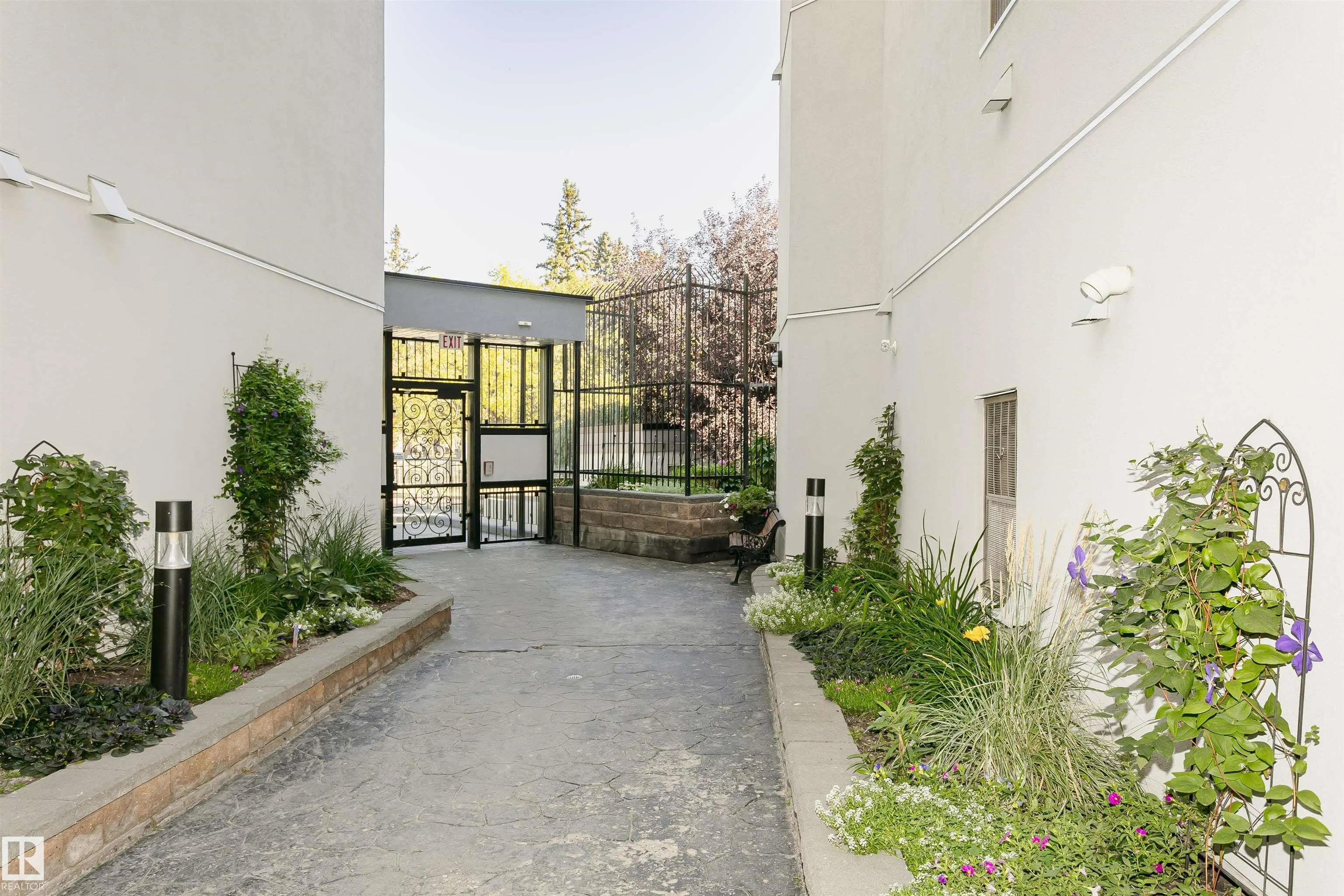 11933 106 Avenue