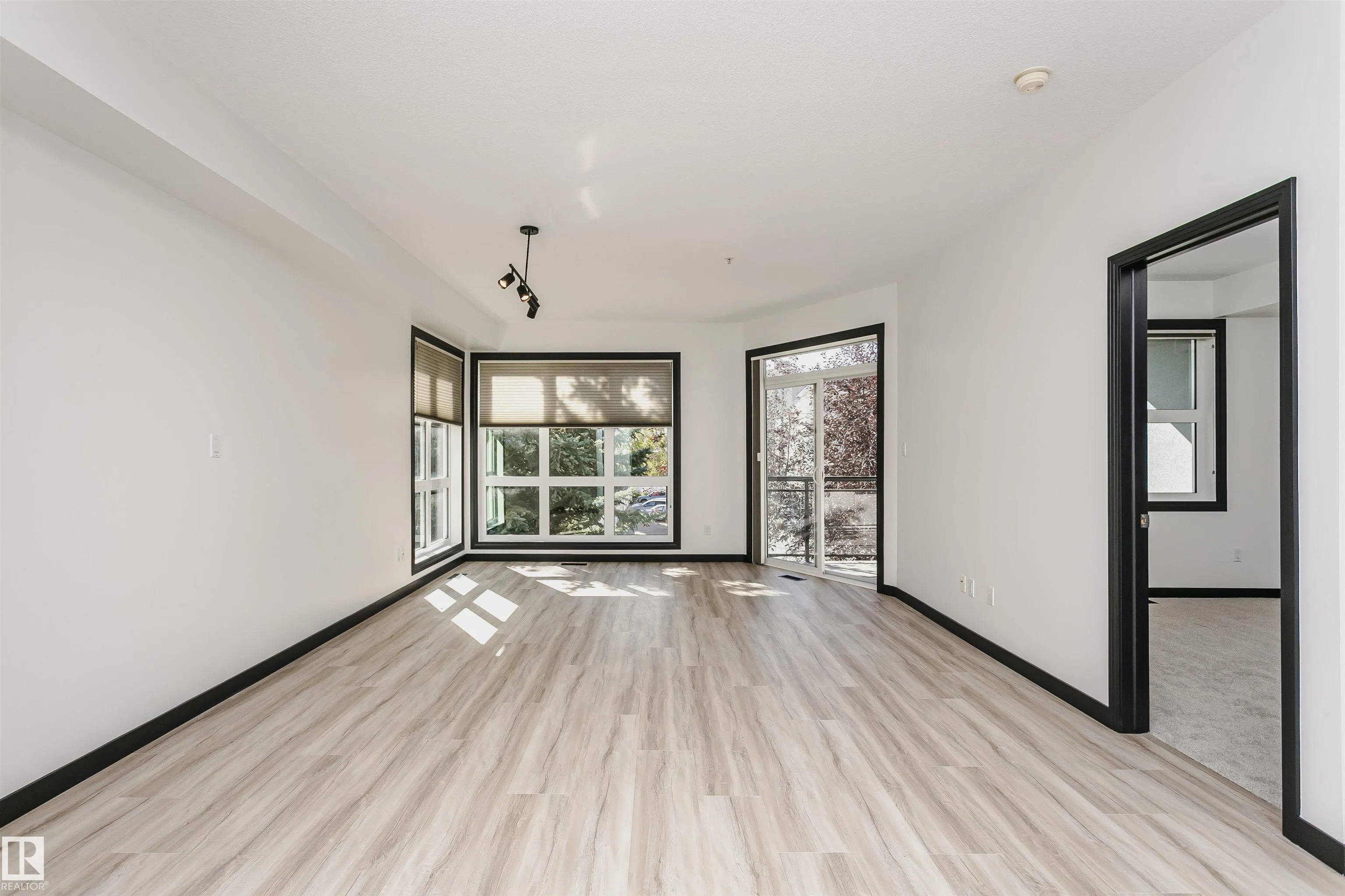 11933 106 Avenue