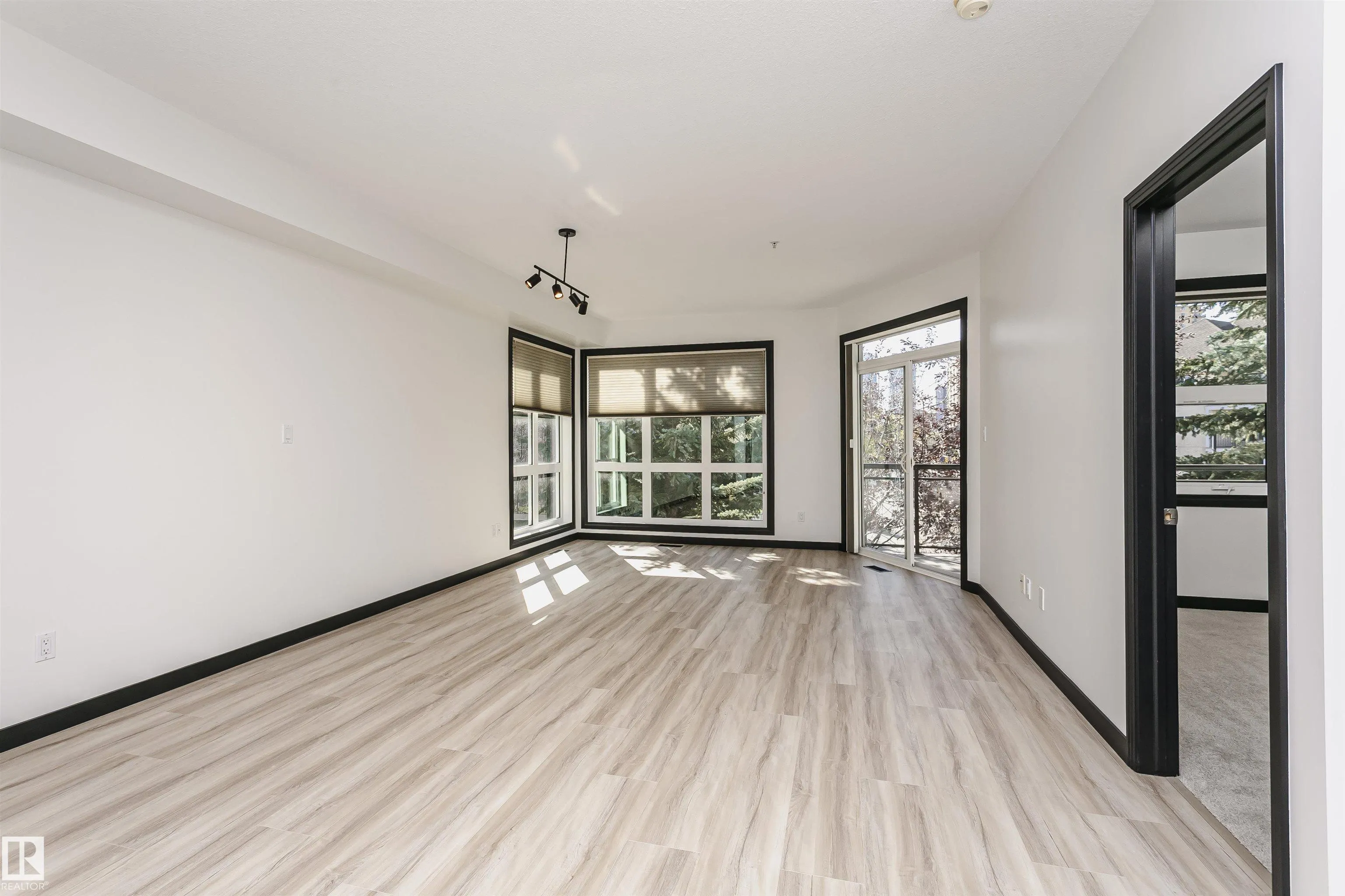 11933 106 Avenue