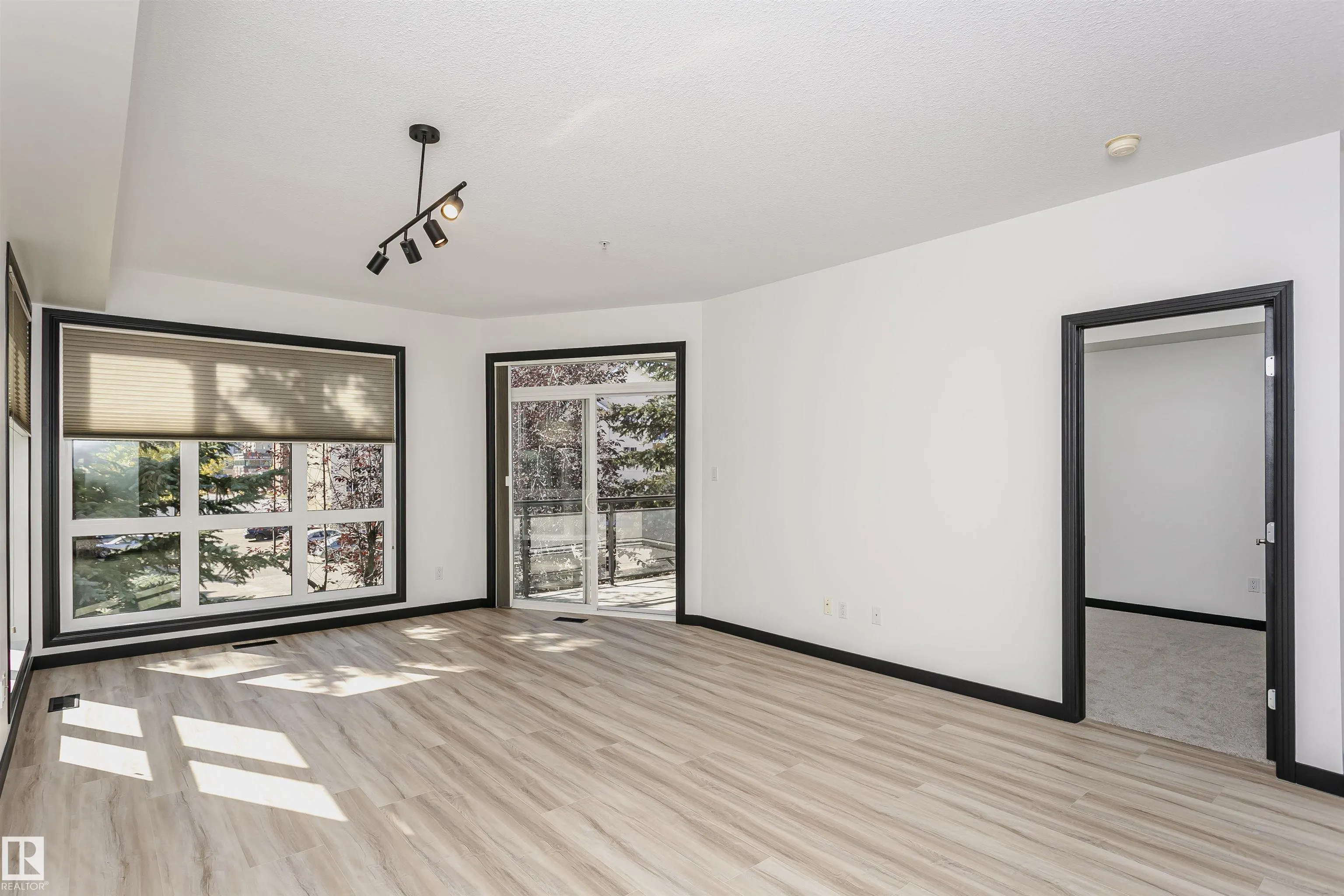 11933 106 Avenue