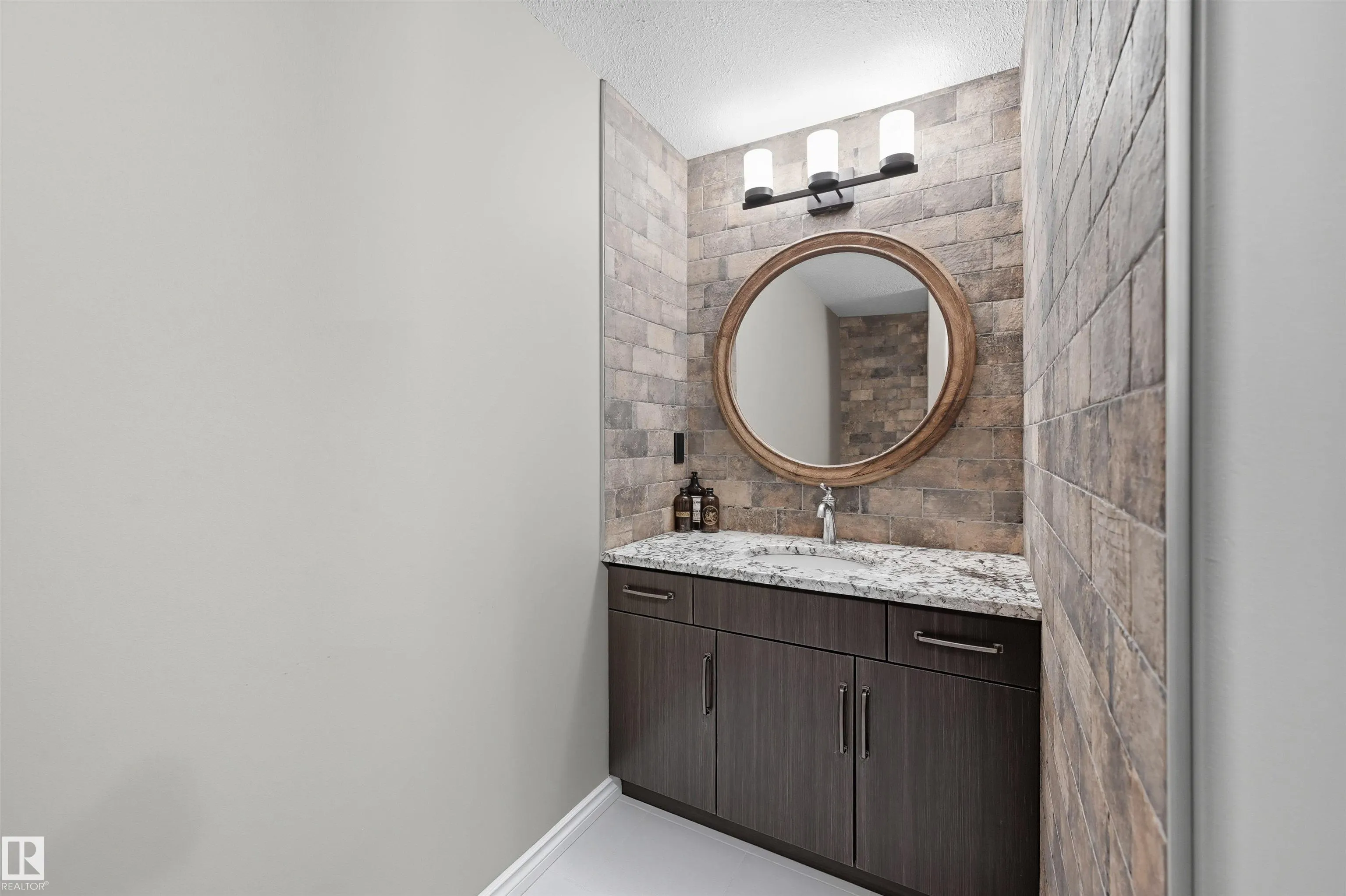 3414 PARKER Loop