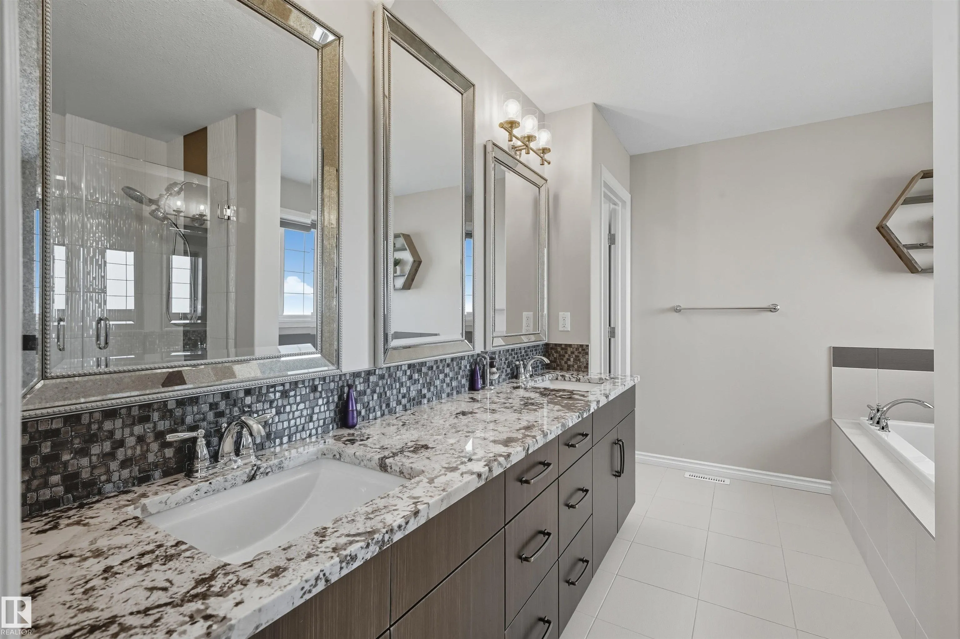 3414 PARKER Loop