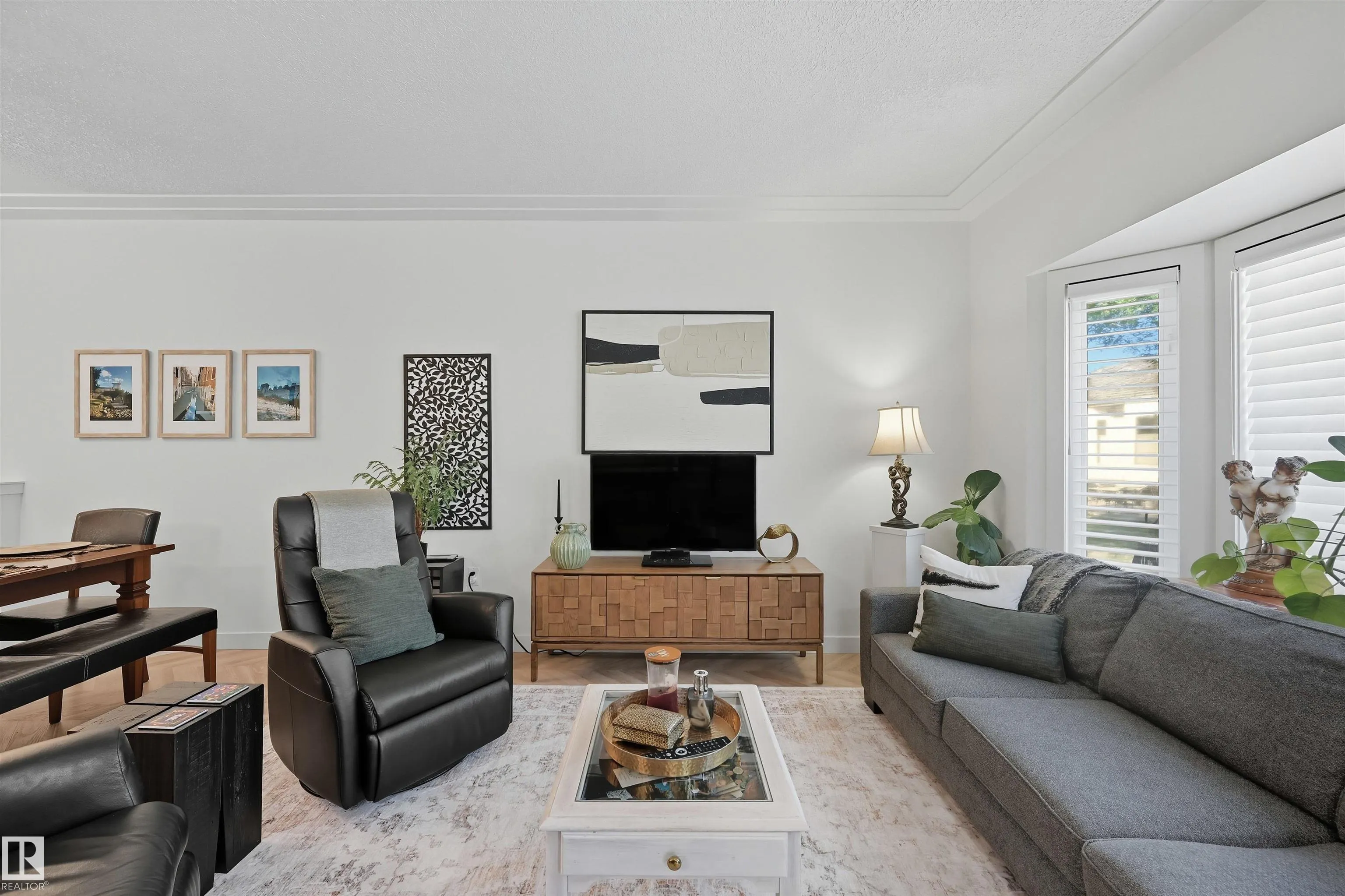10 BLACKBURN Drive
