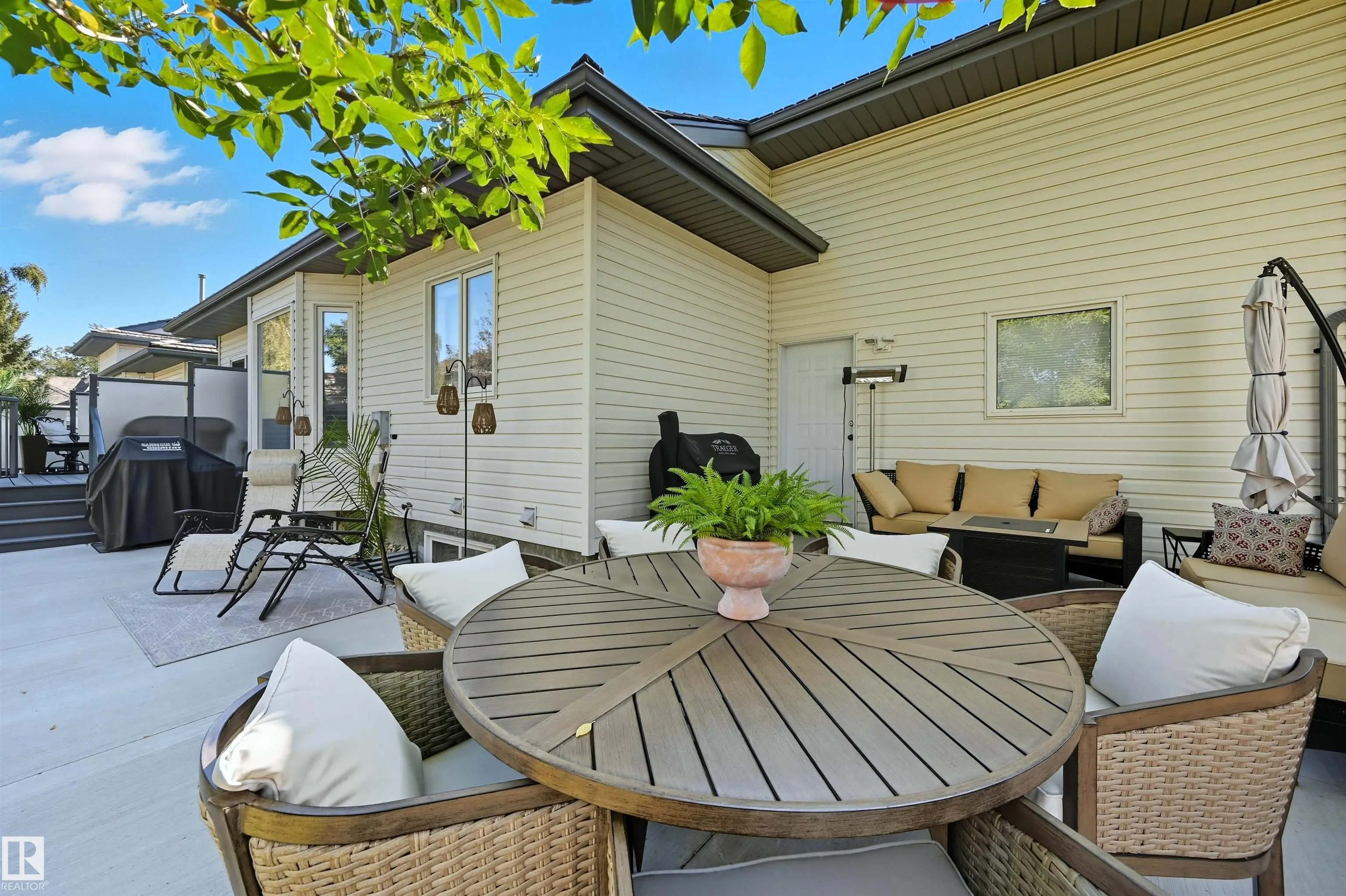 10 BLACKBURN Drive