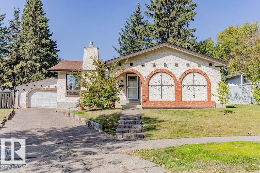 3 MURRAY Crescent