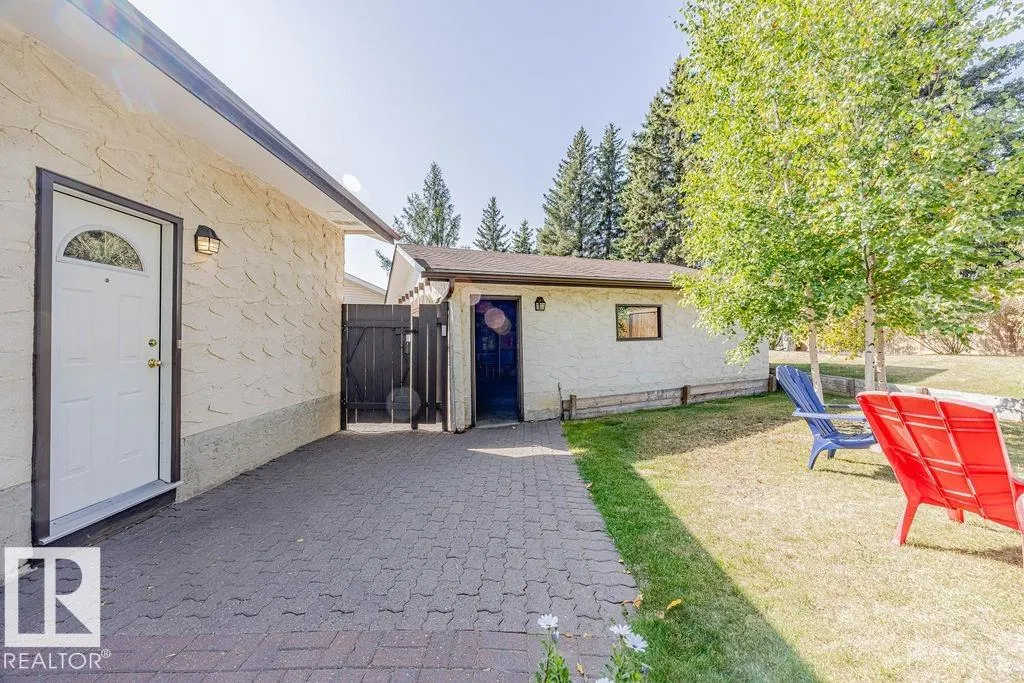 3 MURRAY Crescent