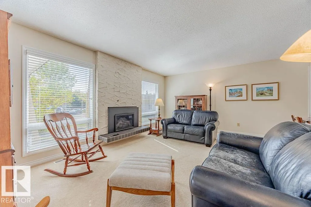 3 MURRAY Crescent