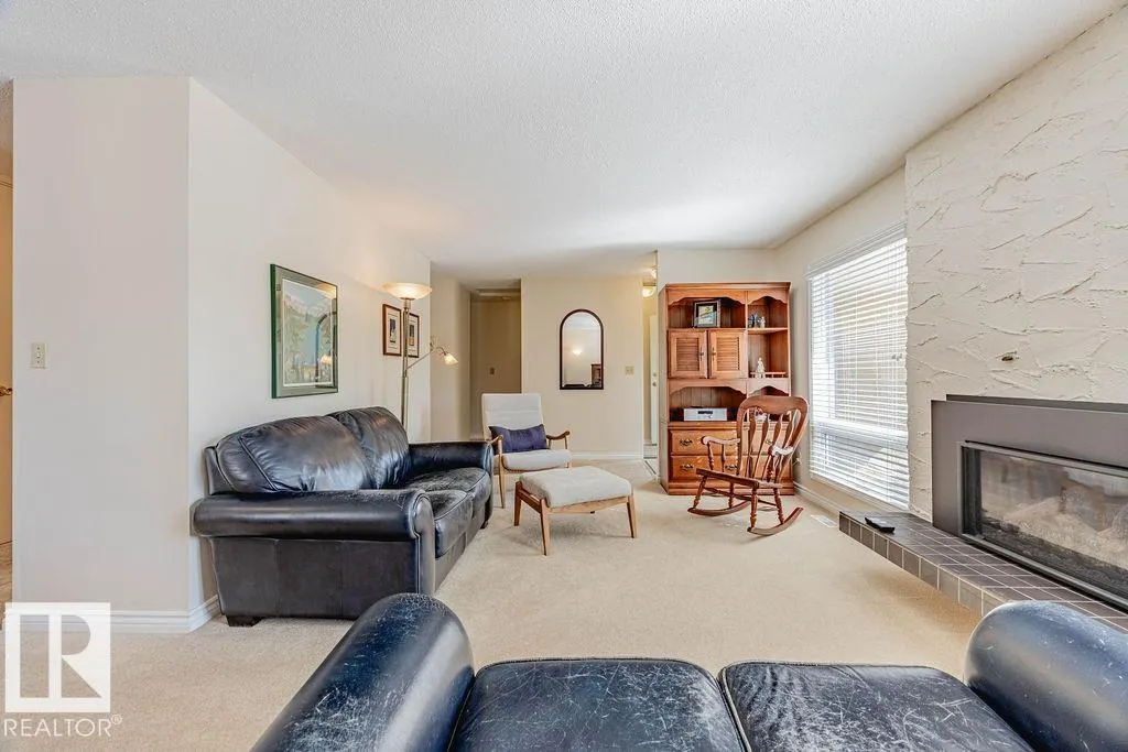 3 MURRAY Crescent