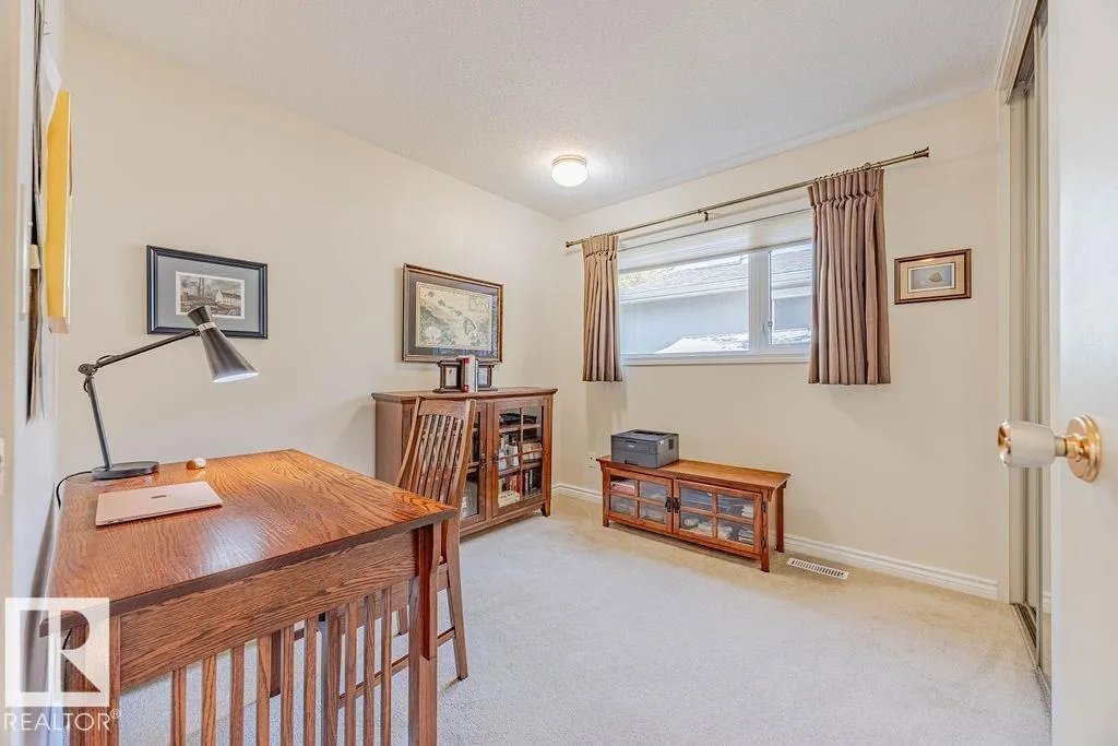 3 MURRAY Crescent