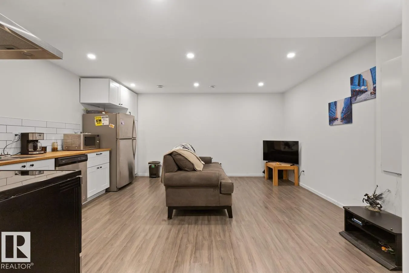 2147 MAPLE Road