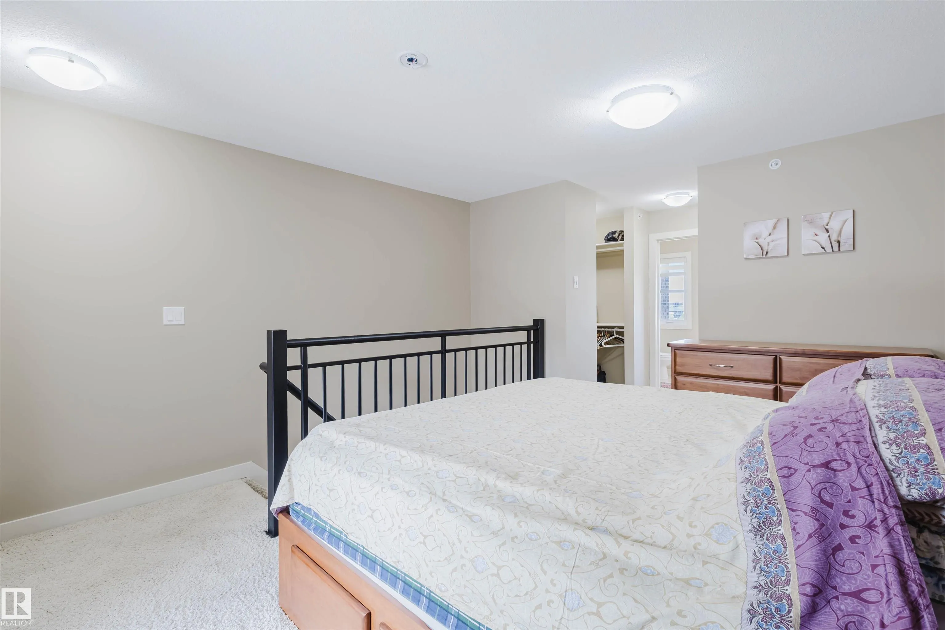 1633 CUNNINGHAM Way