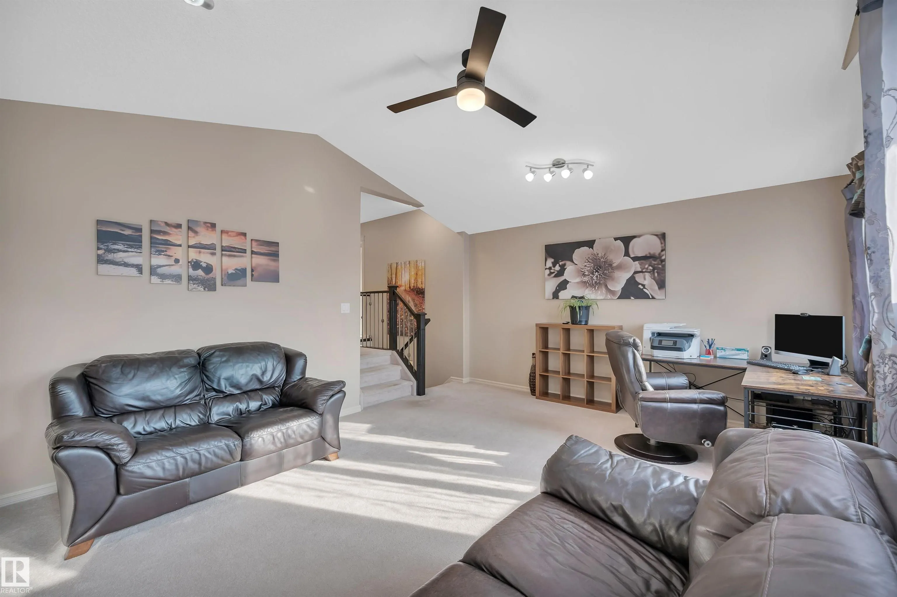 40 BECKER Crescent