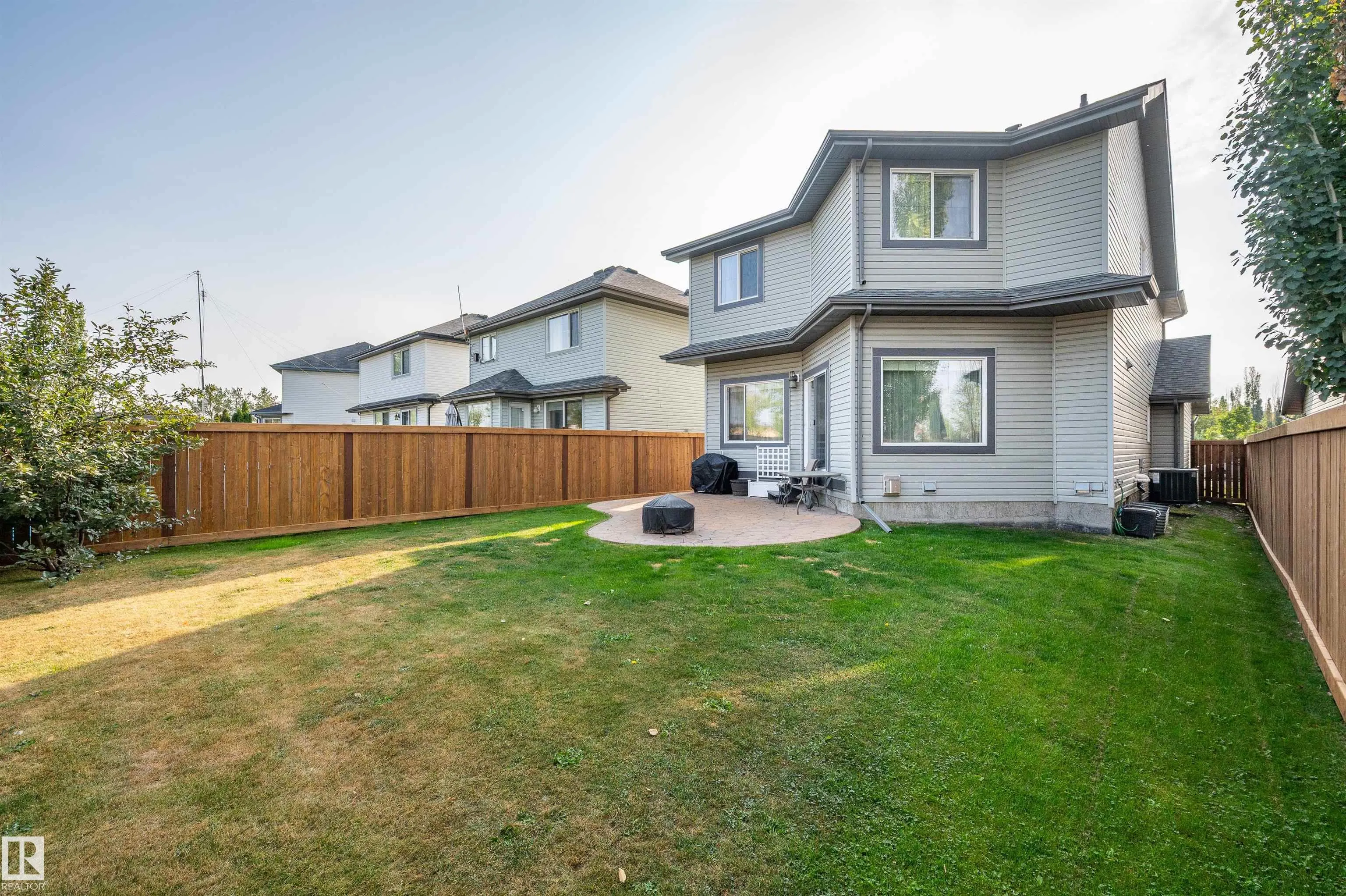 40 BECKER Crescent
