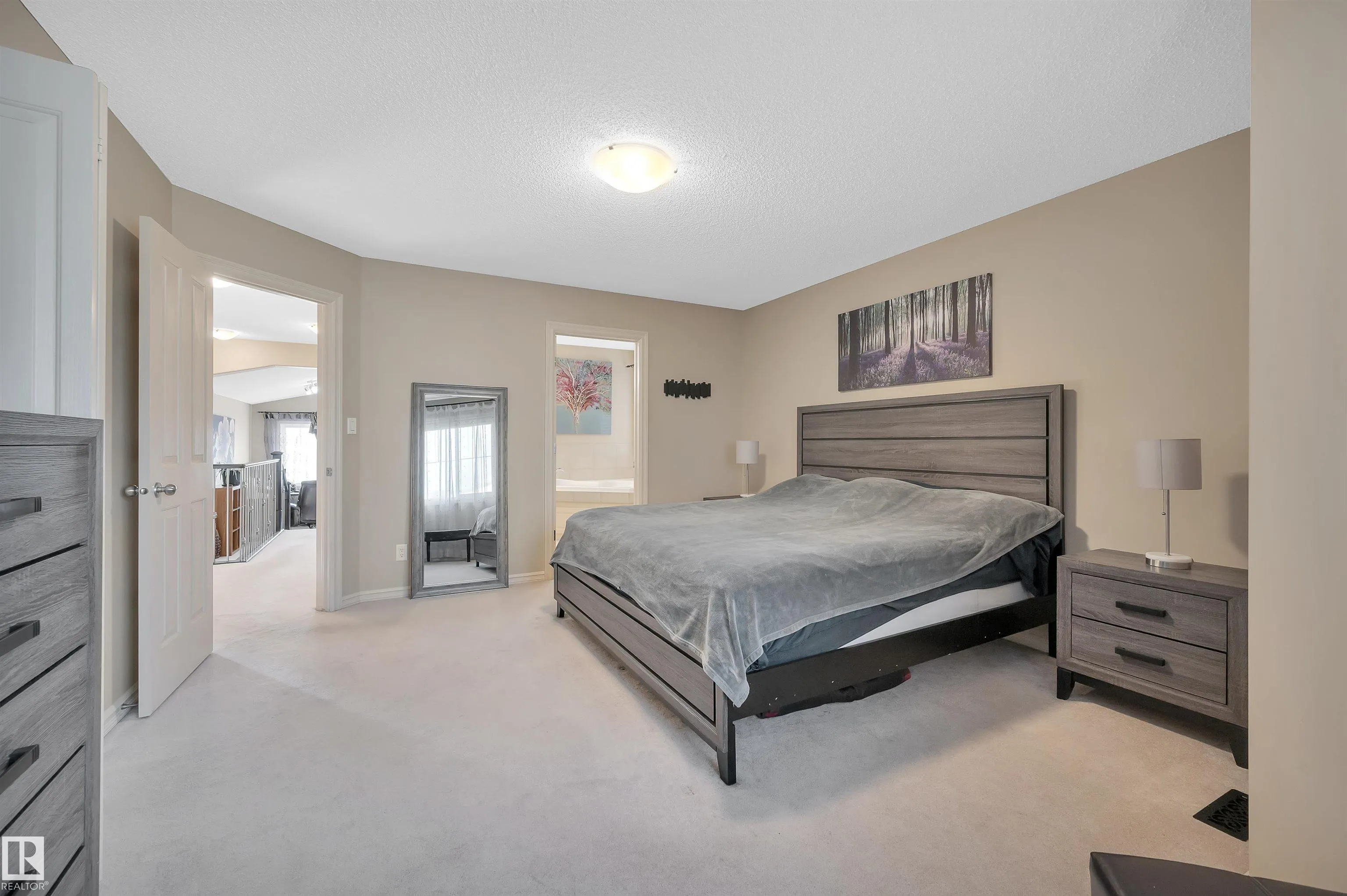 40 BECKER Crescent