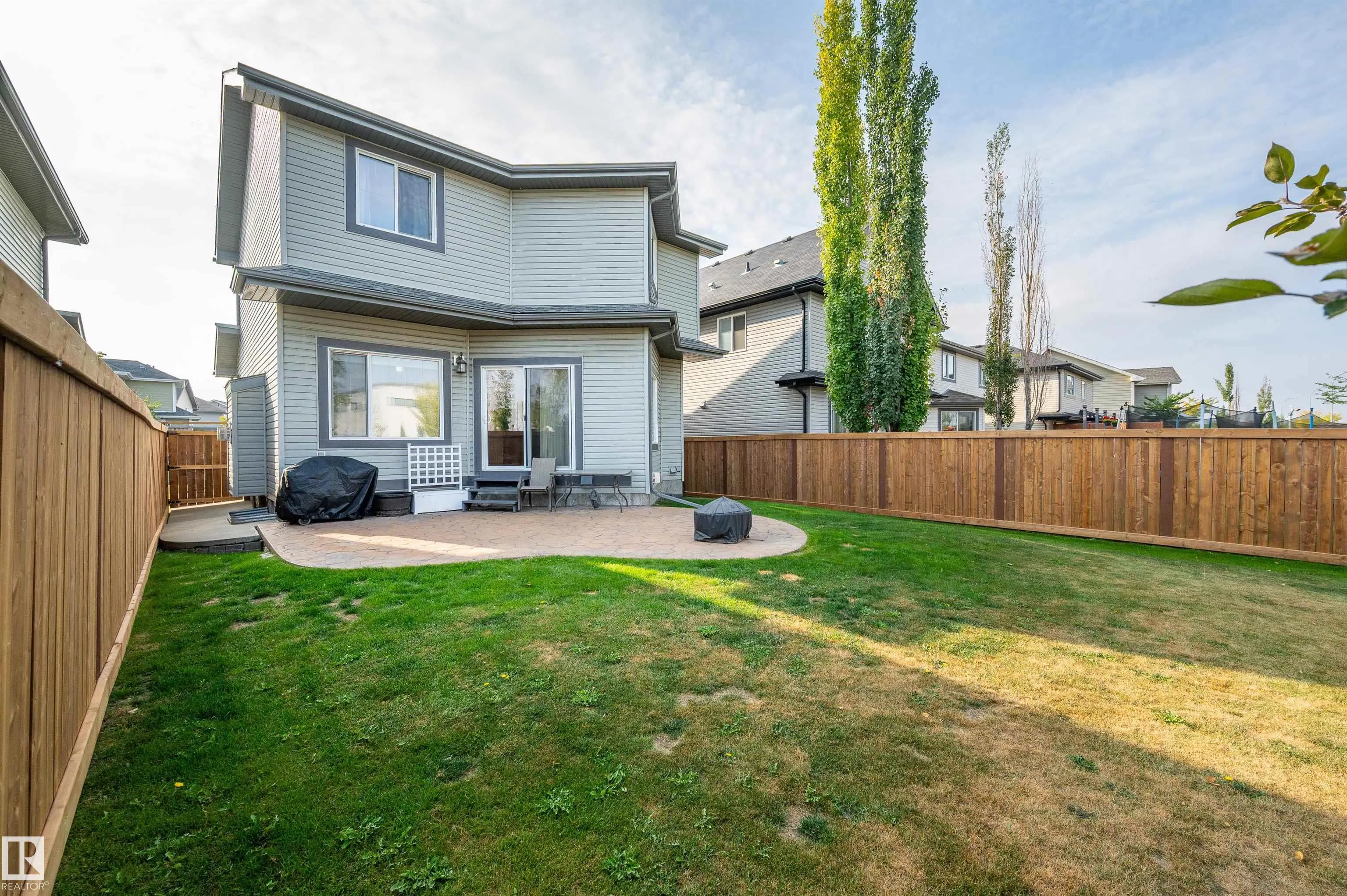 40 BECKER Crescent