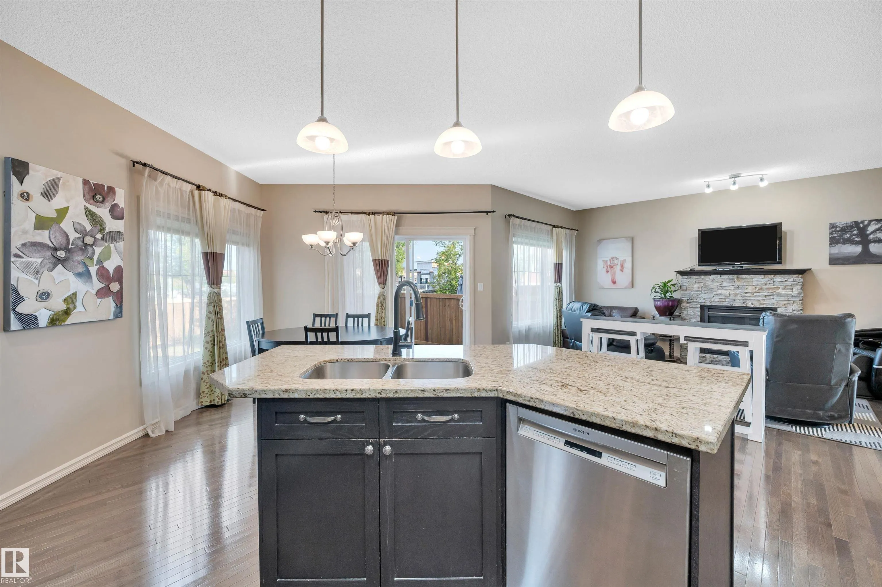 40 BECKER Crescent