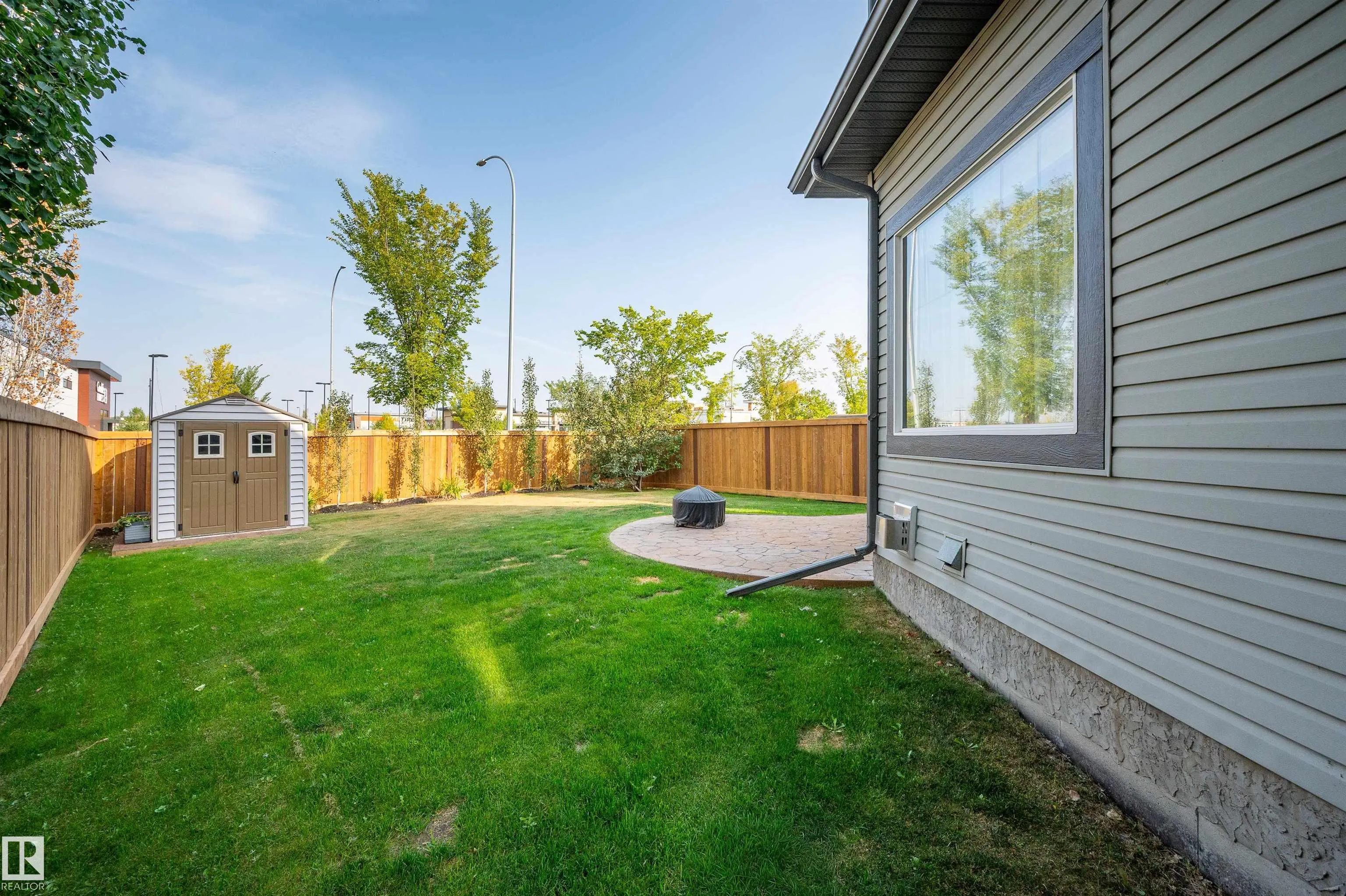 40 BECKER Crescent