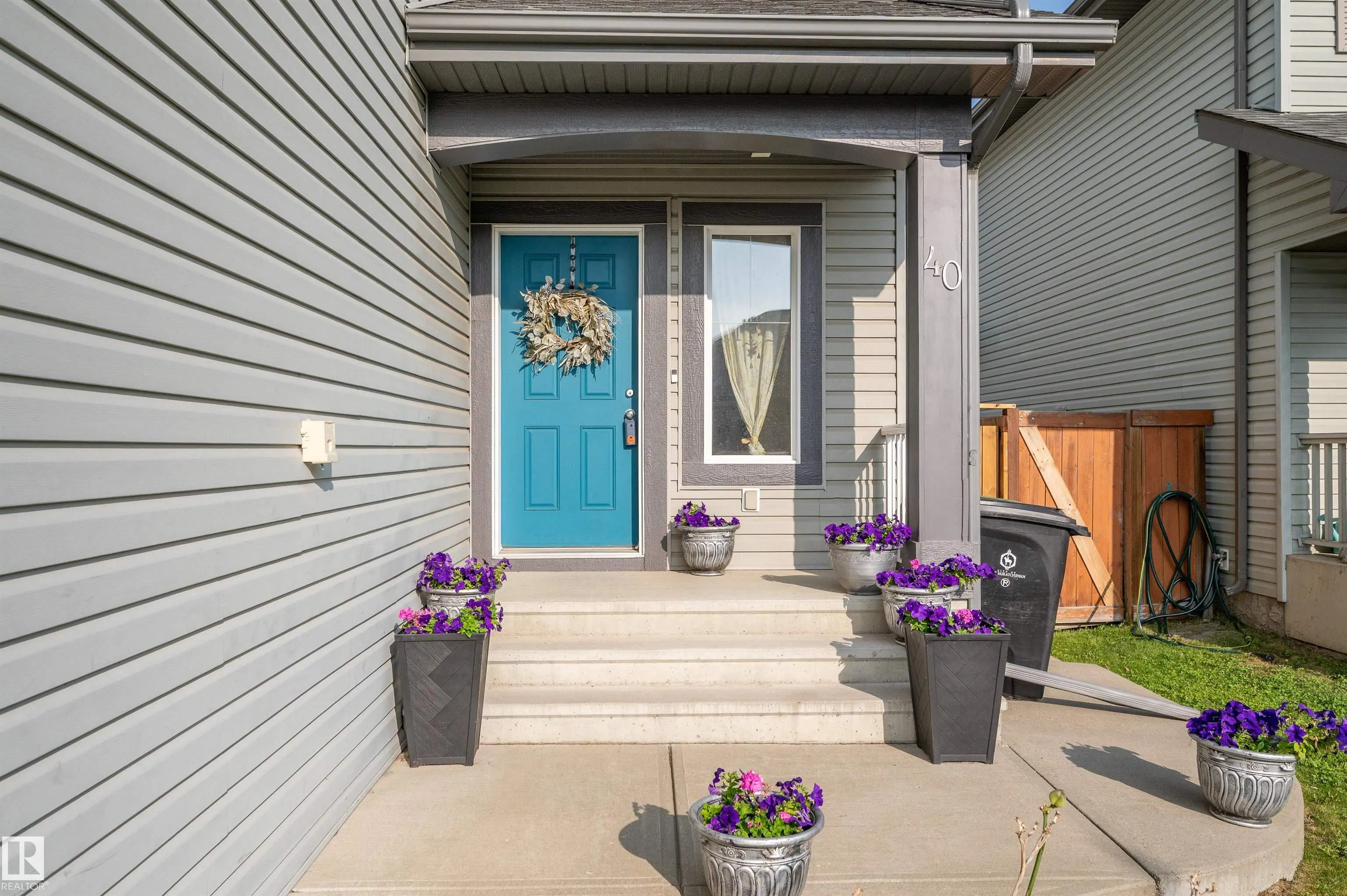 40 BECKER Crescent