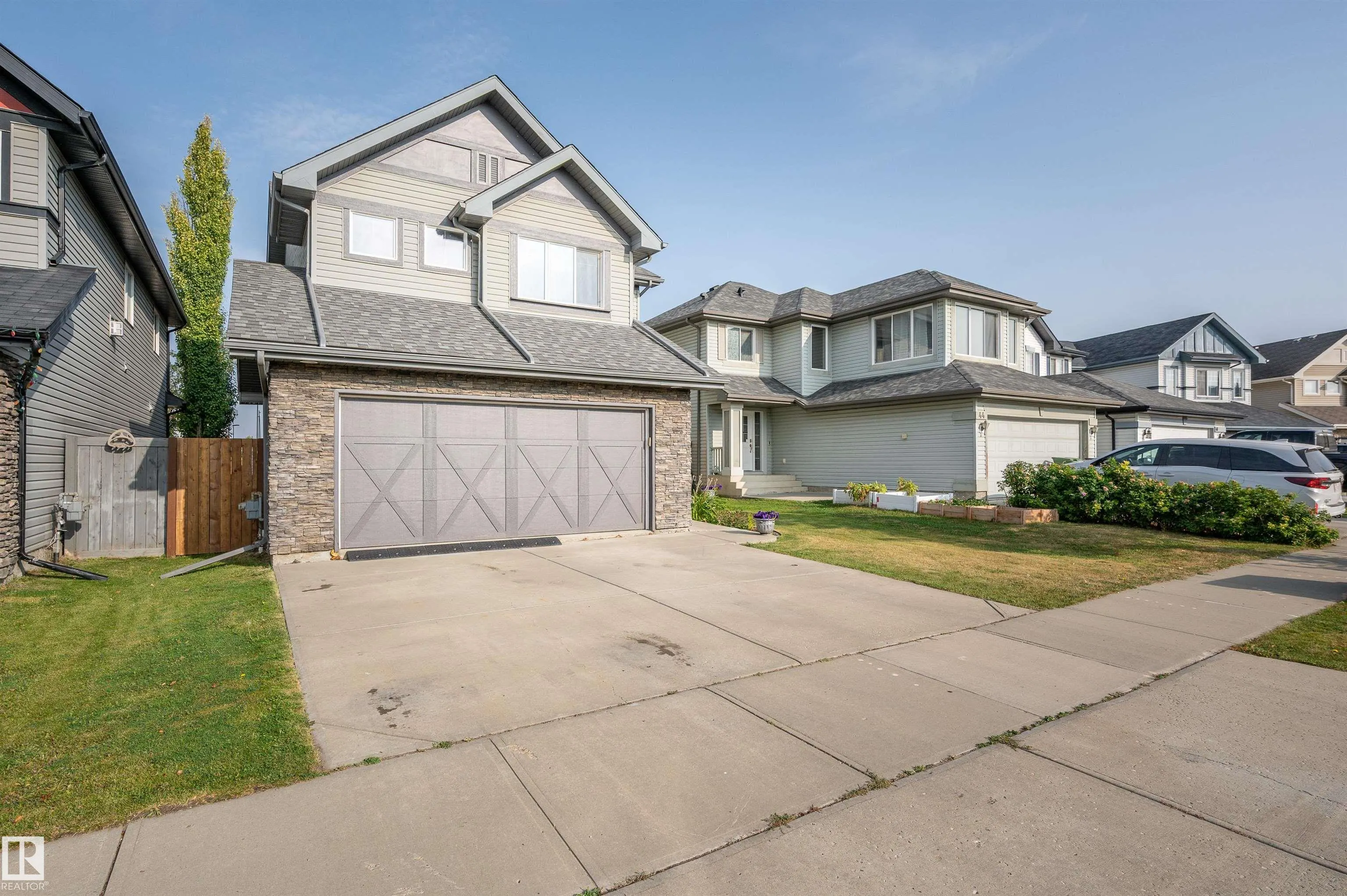 40 BECKER Crescent
