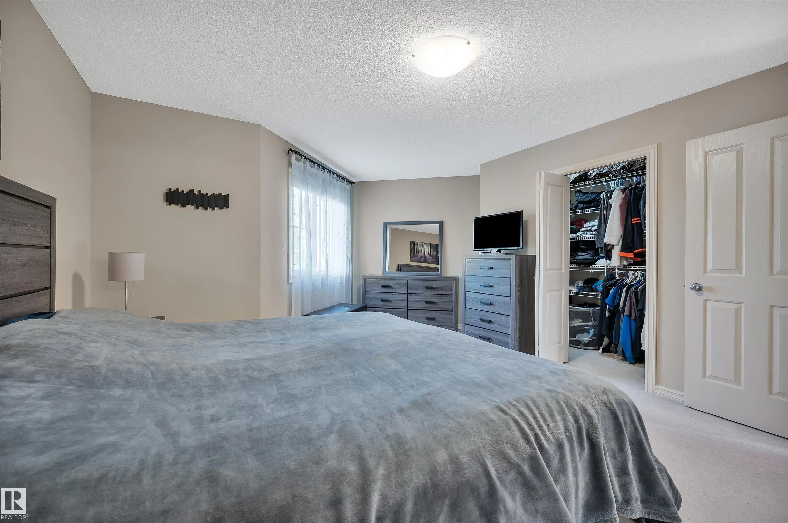 40 BECKER Crescent
