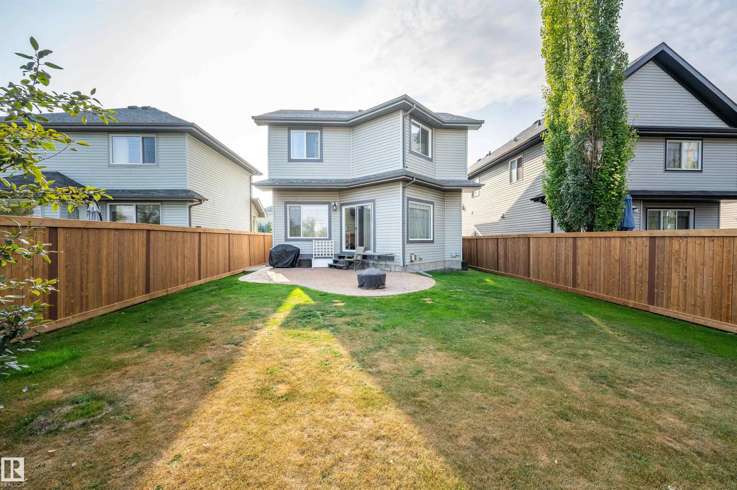 40 BECKER Crescent