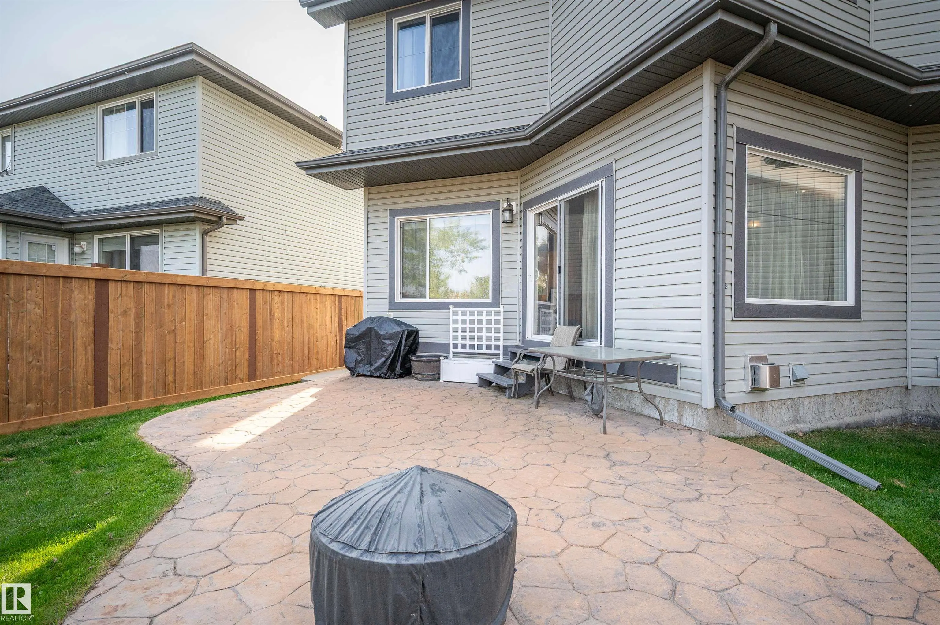 40 BECKER Crescent