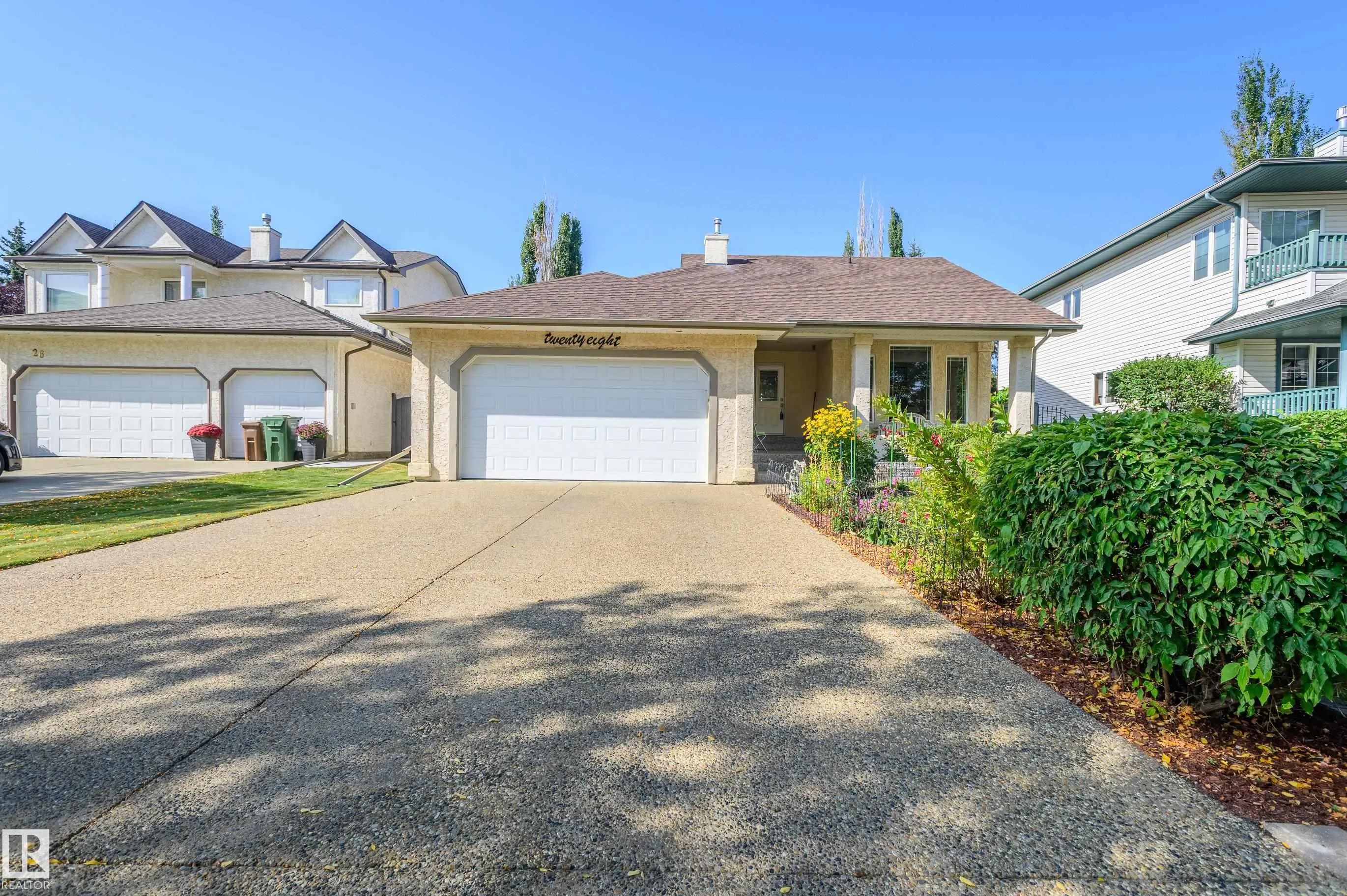 28 OAKDALE Place